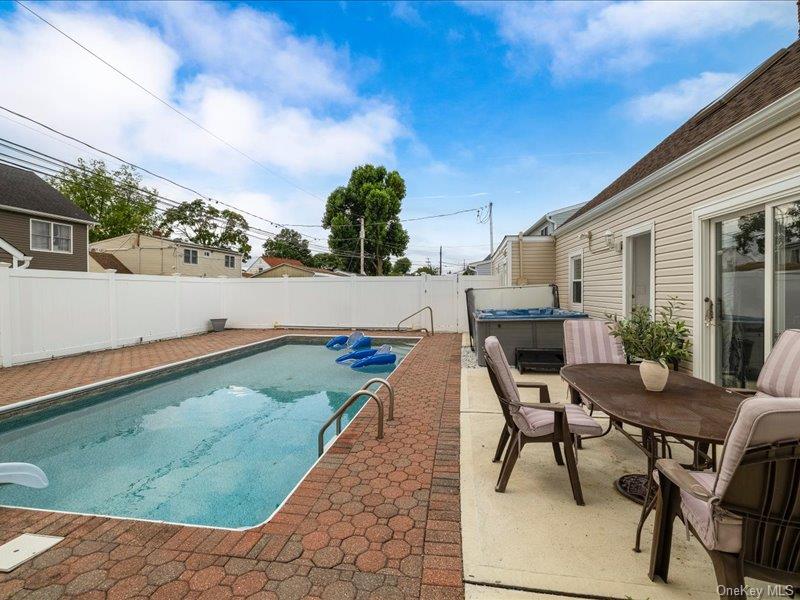 18 Old Farm Road – For Sale photo 28