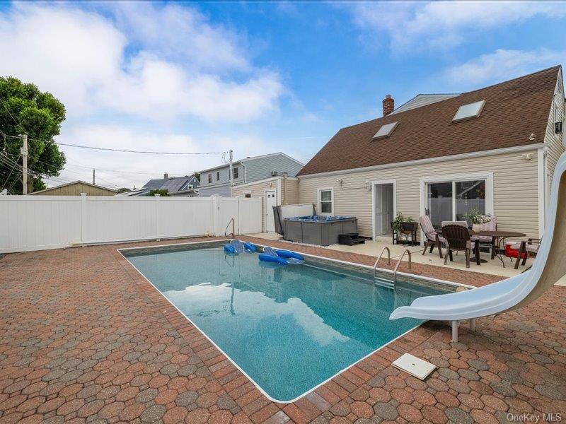 18 Old Farm Road – For Sale photo 29
