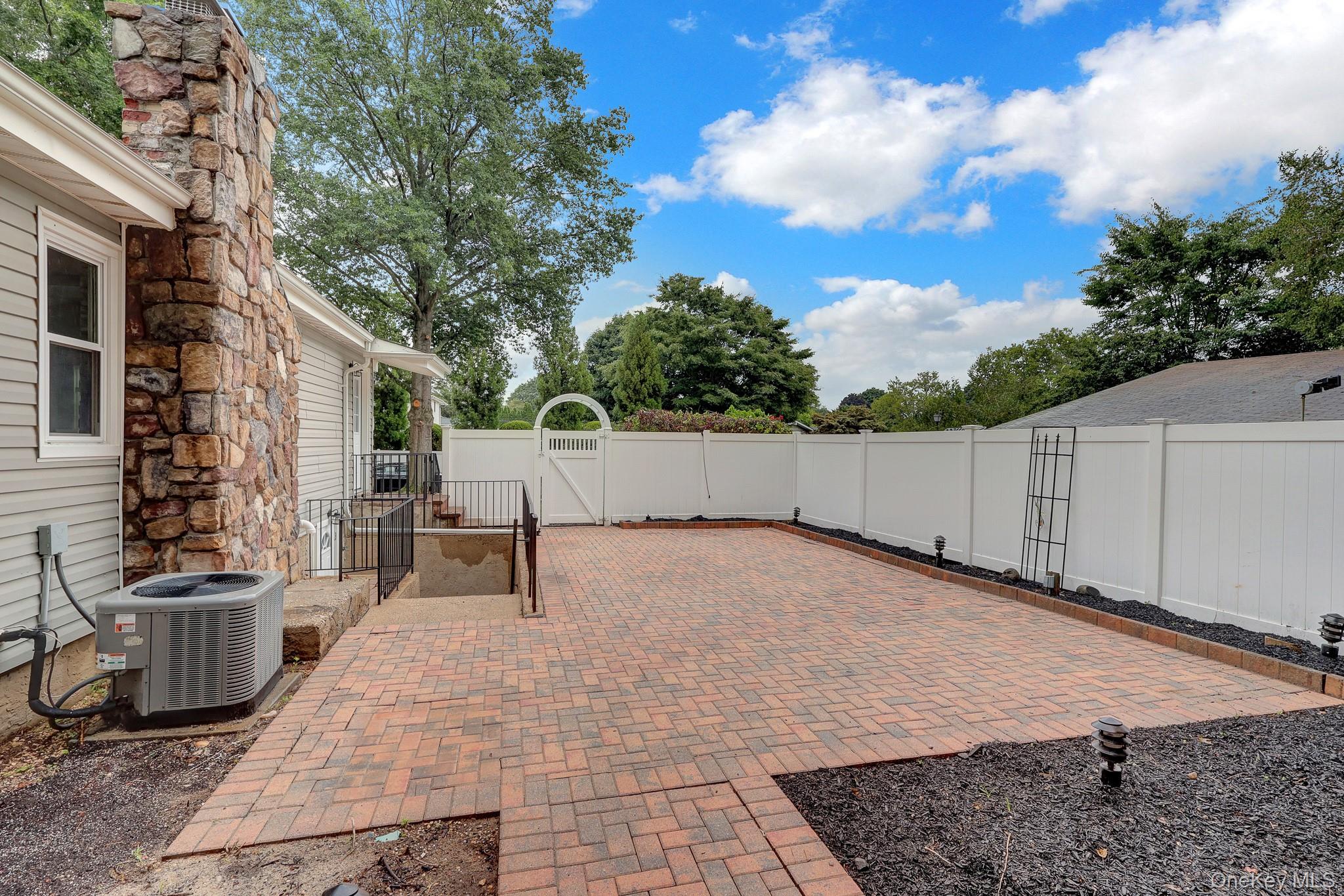 47 Hayrick Lane – For Sale photo 32