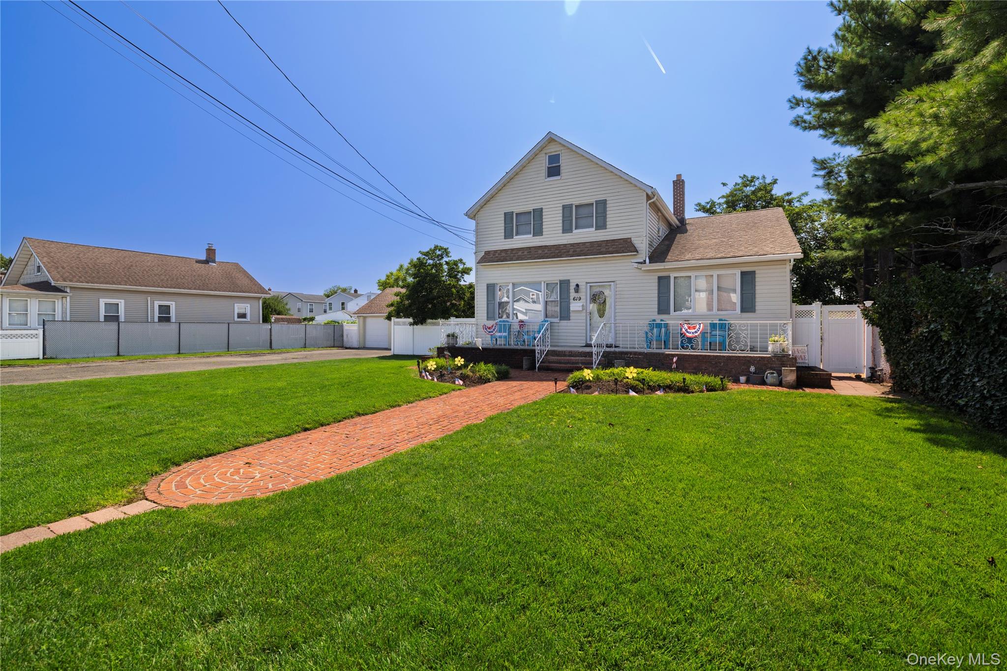 619 S 6th Street – For Sale