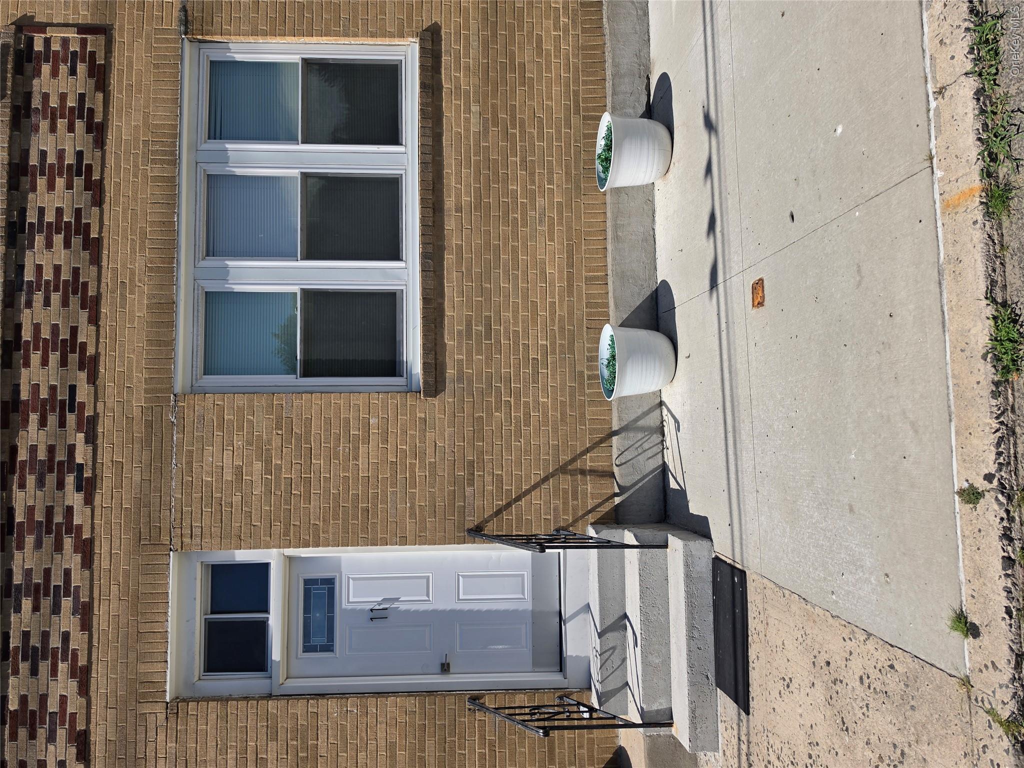 11 White Plains Avenue, Unit 1E