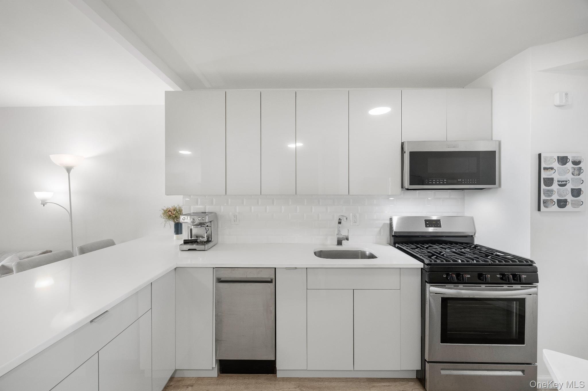 5900 Arlington Avenue, Unit 10R photo 5