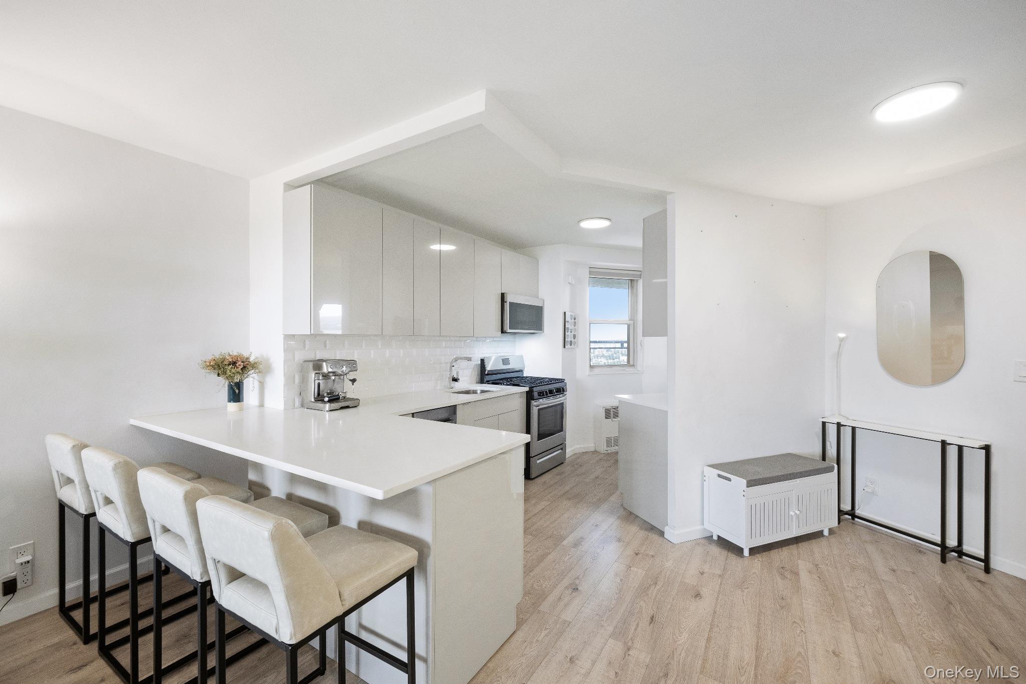 5900 Arlington Avenue, Unit 10R photo 6