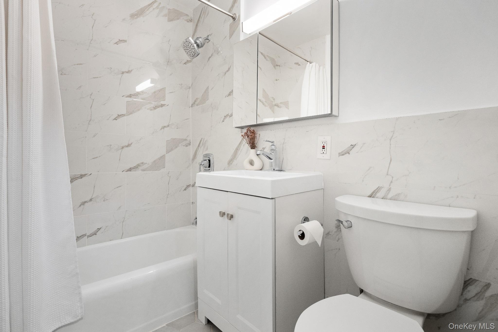 5900 Arlington Avenue, Unit 10R photo 13