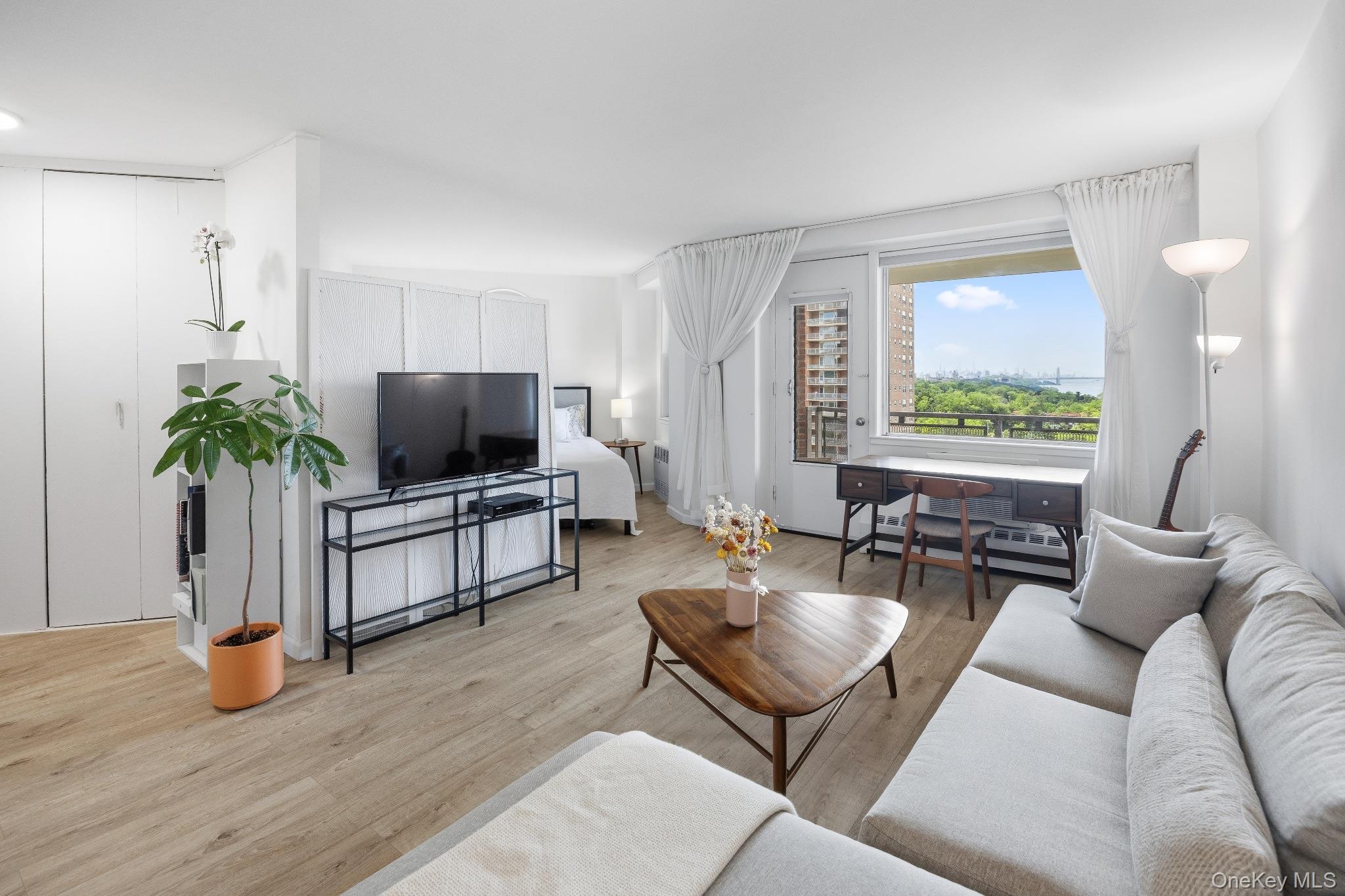 5900 Arlington Avenue, Unit 10R photo 2