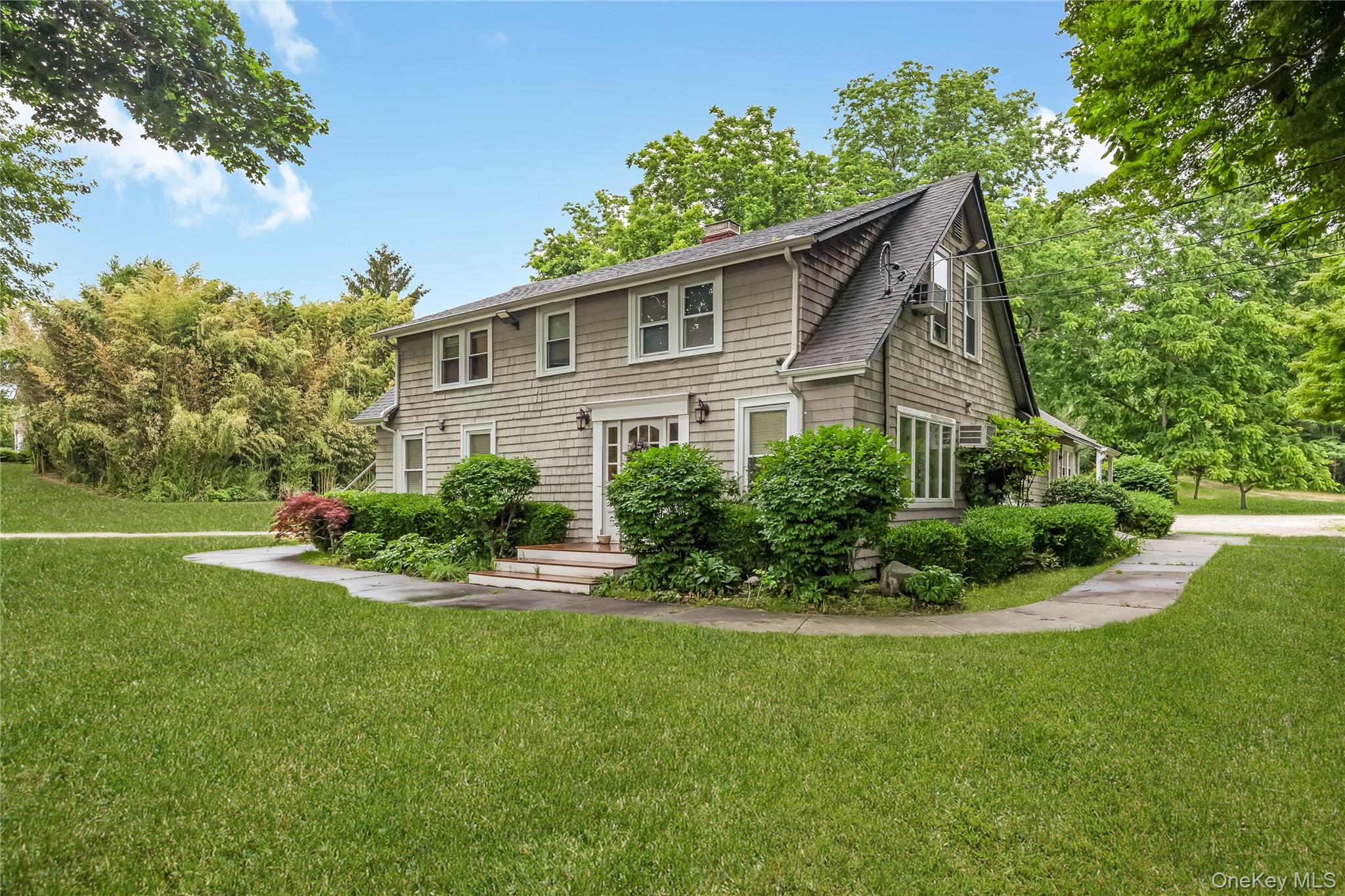 645 Middle Country Road – For Sale