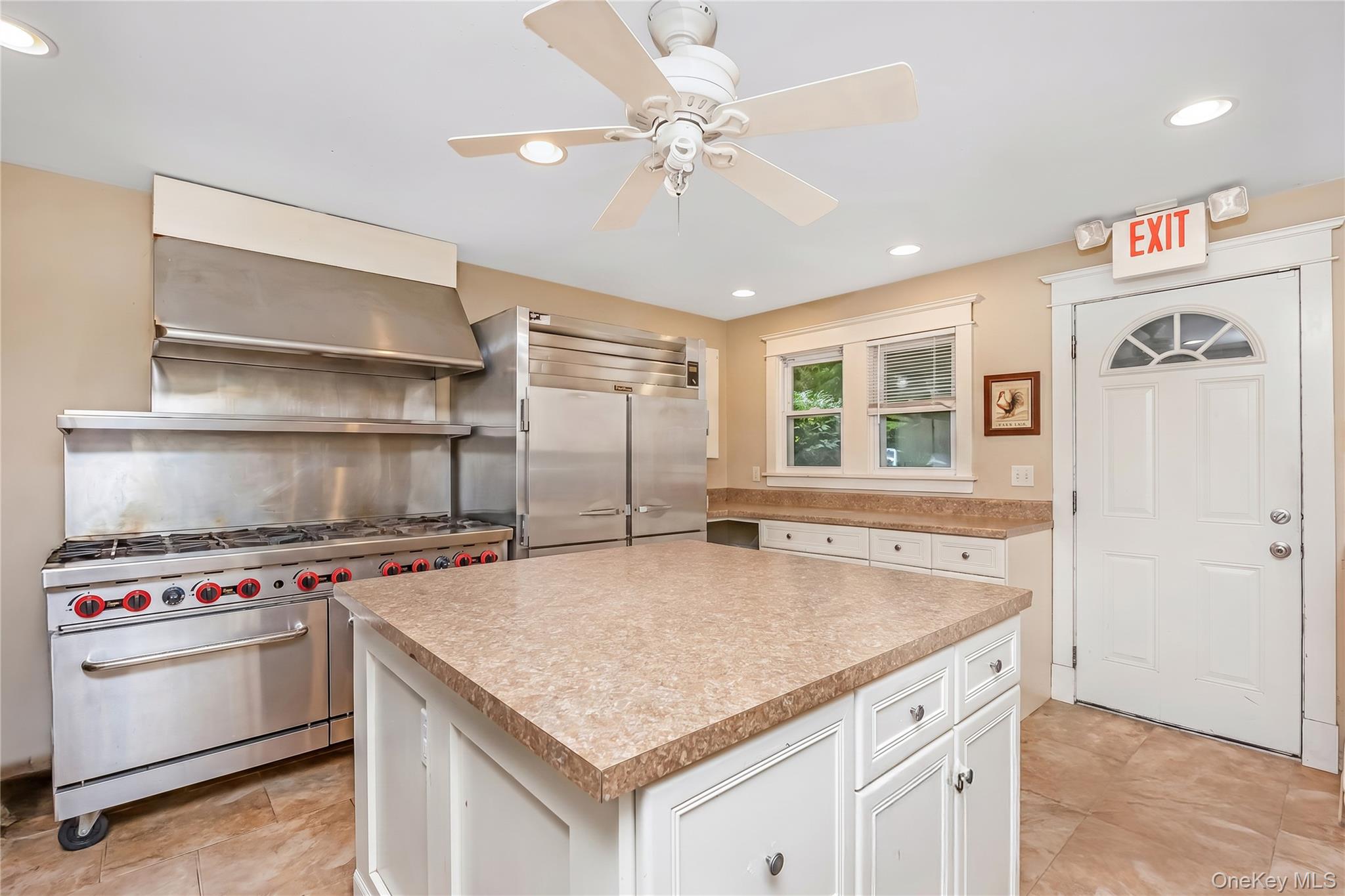 645 Middle Country Road – For Sale photo 5