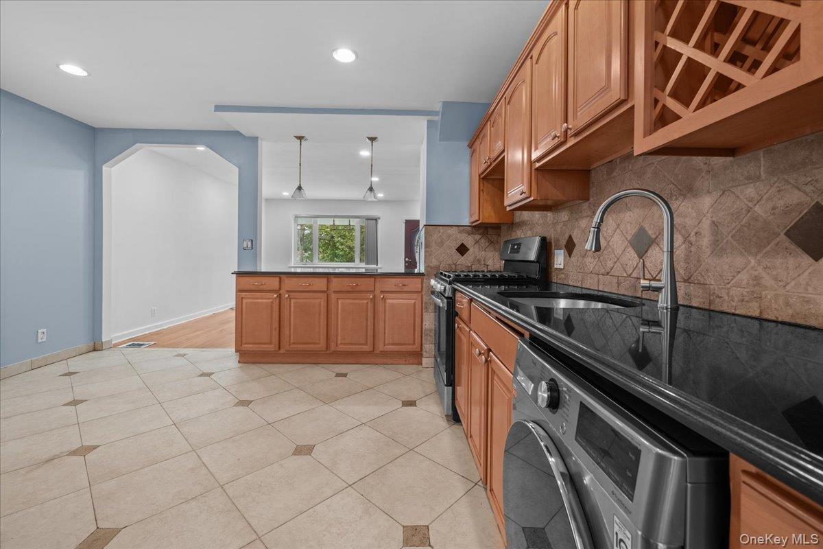 2351 Kingsland Avenue – For Sale photo 6