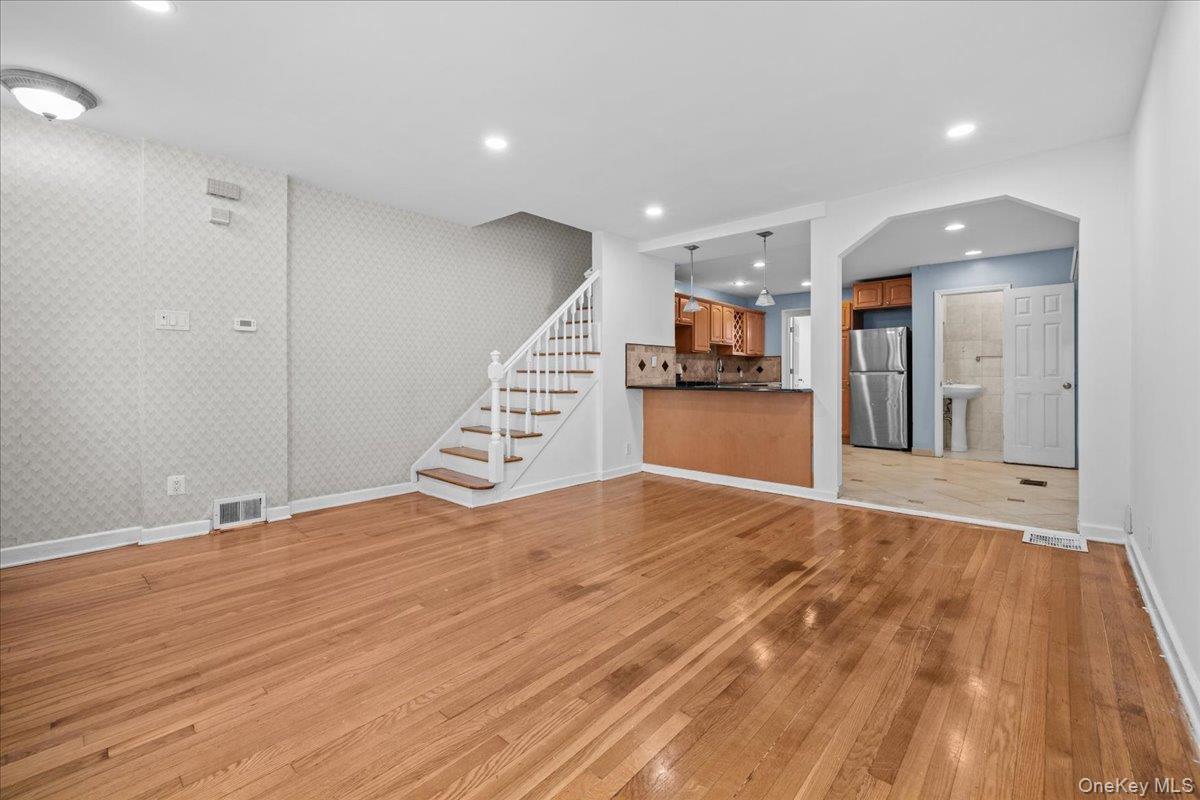 2351 Kingsland Avenue – For Sale photo 11