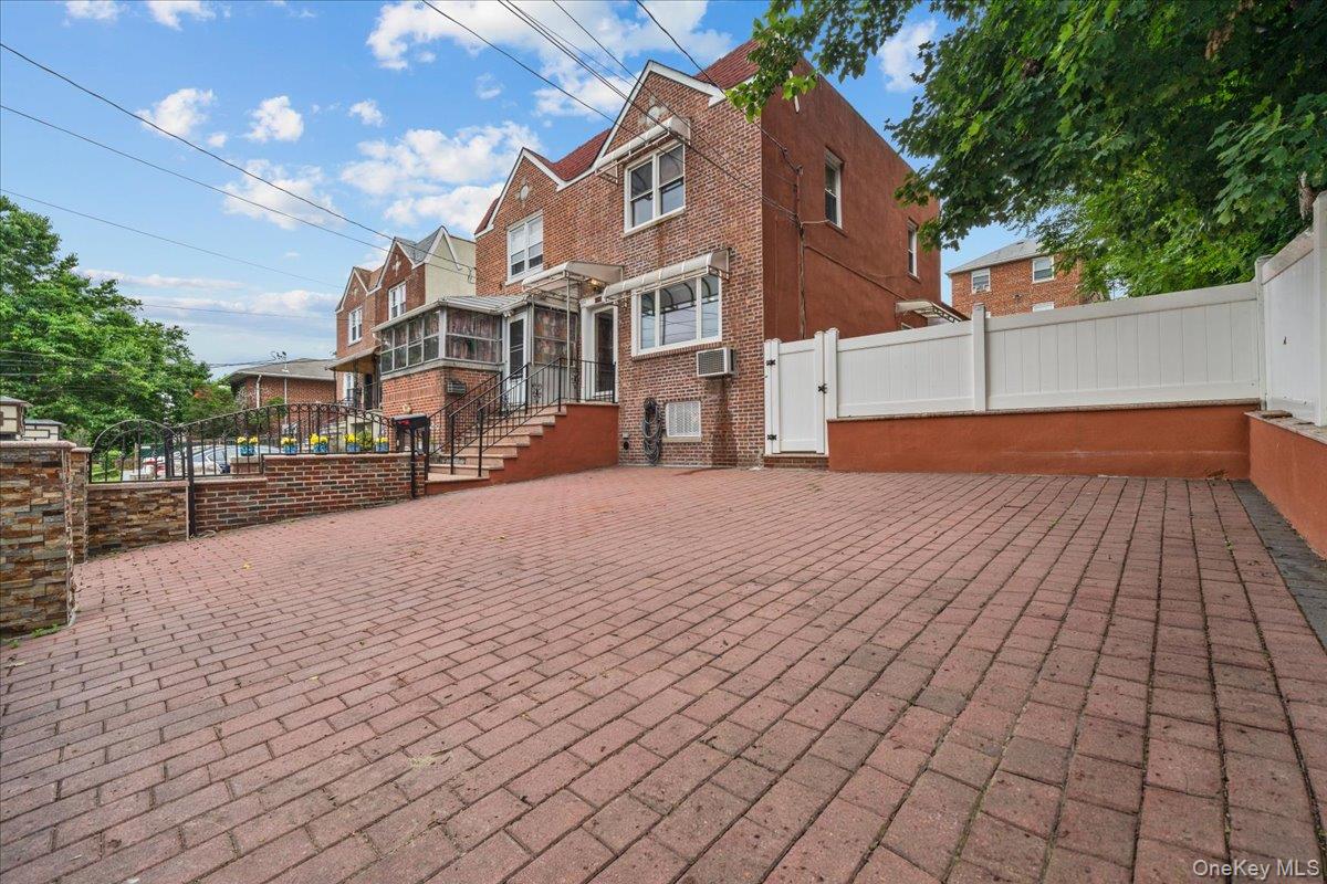 2351 Kingsland Avenue – For Sale photo 3