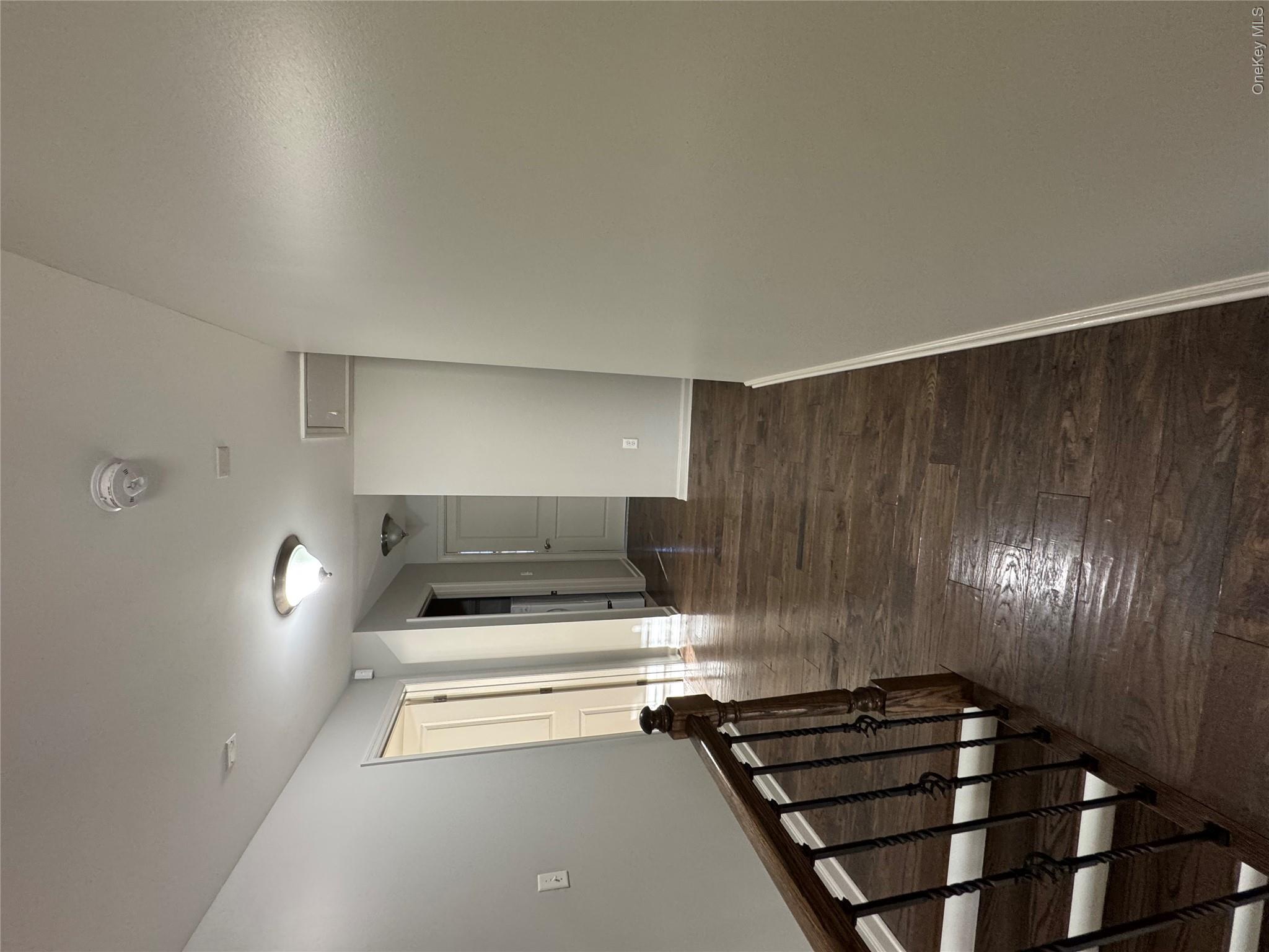 16 Boxwood Road – For Rent photo 8