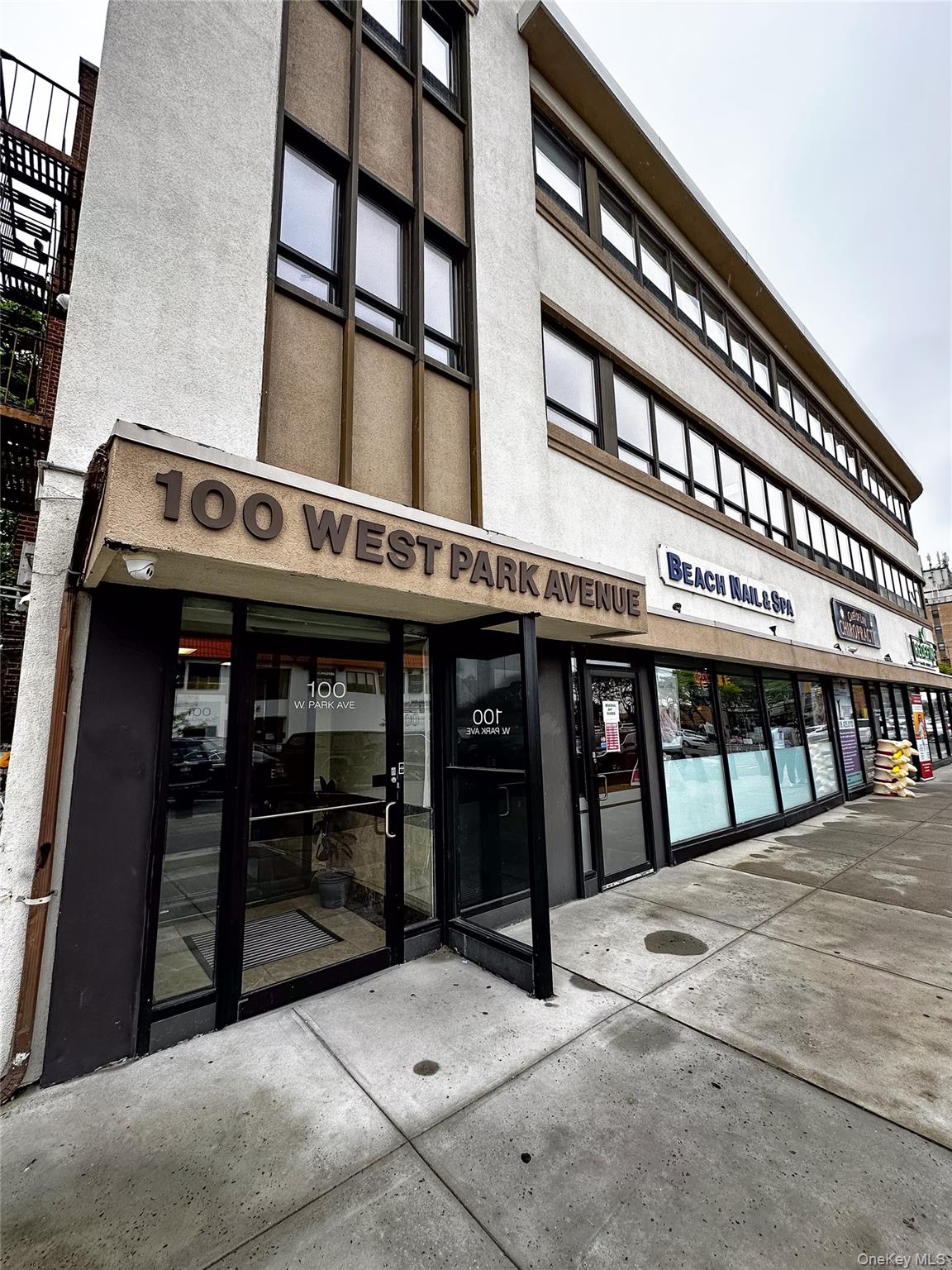 100 W Park Avenue, Unit 201 photo 11