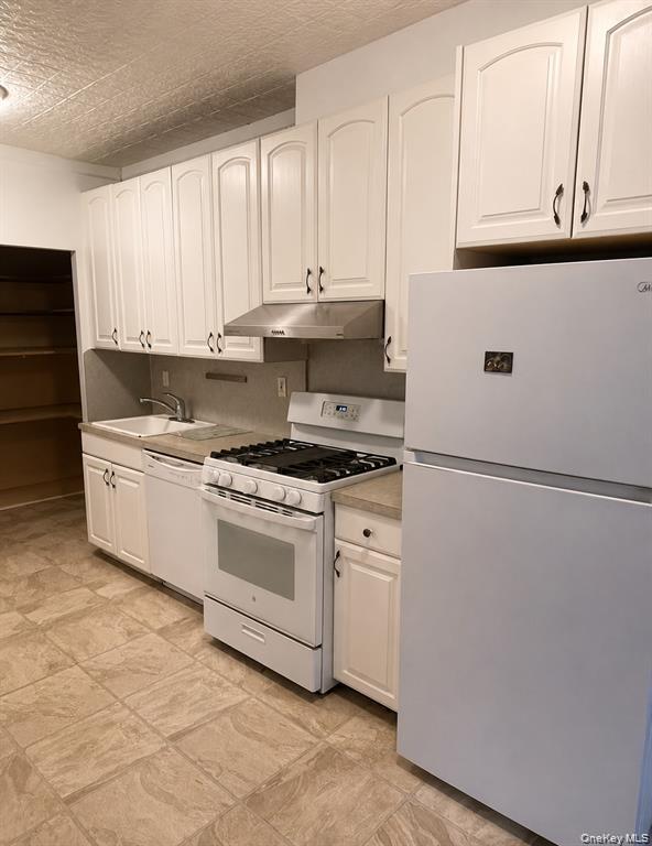 8561 67th Avenue – For Sale photo 3