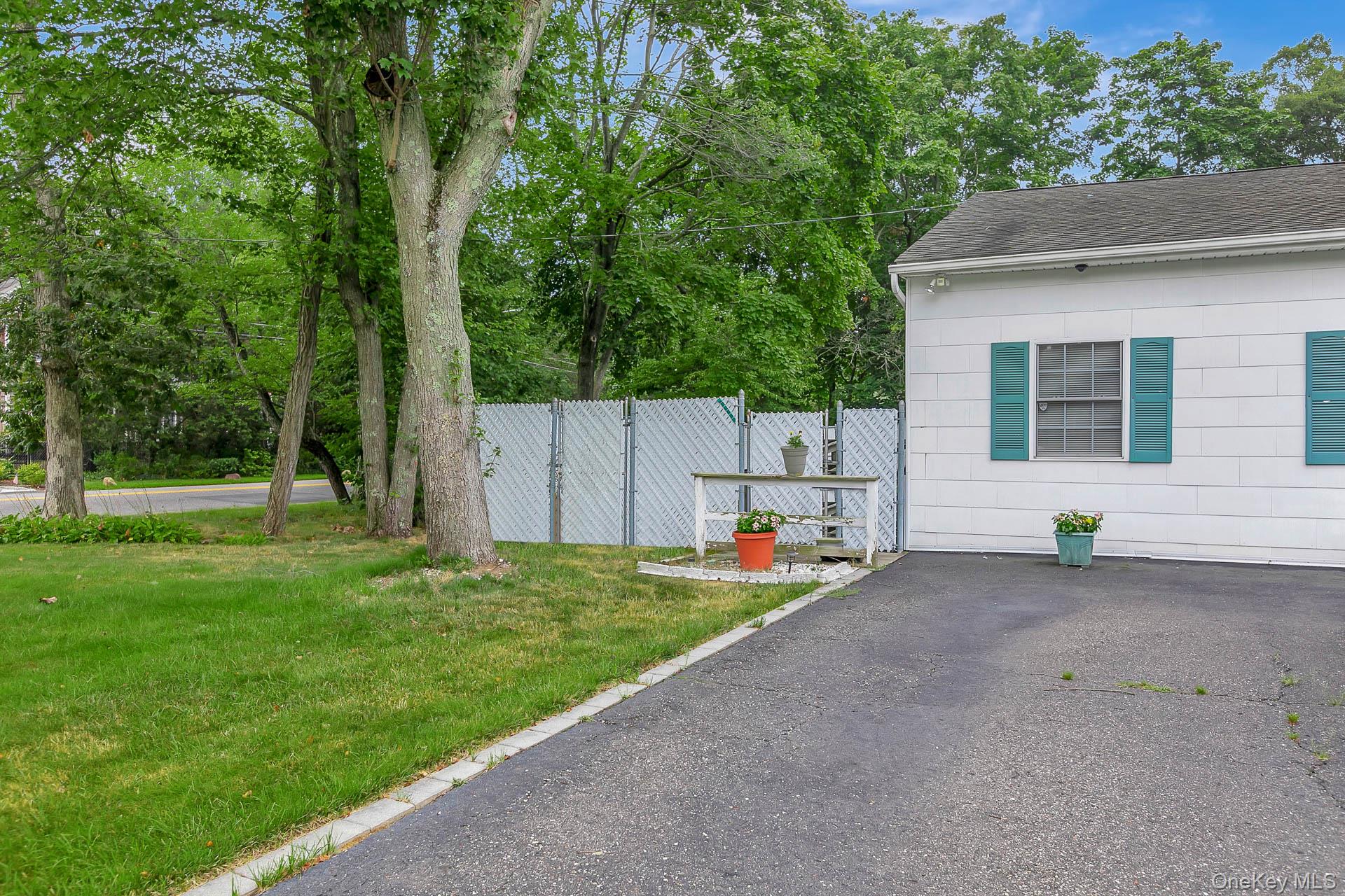 4 Brooktree Court – For Rent photo 2