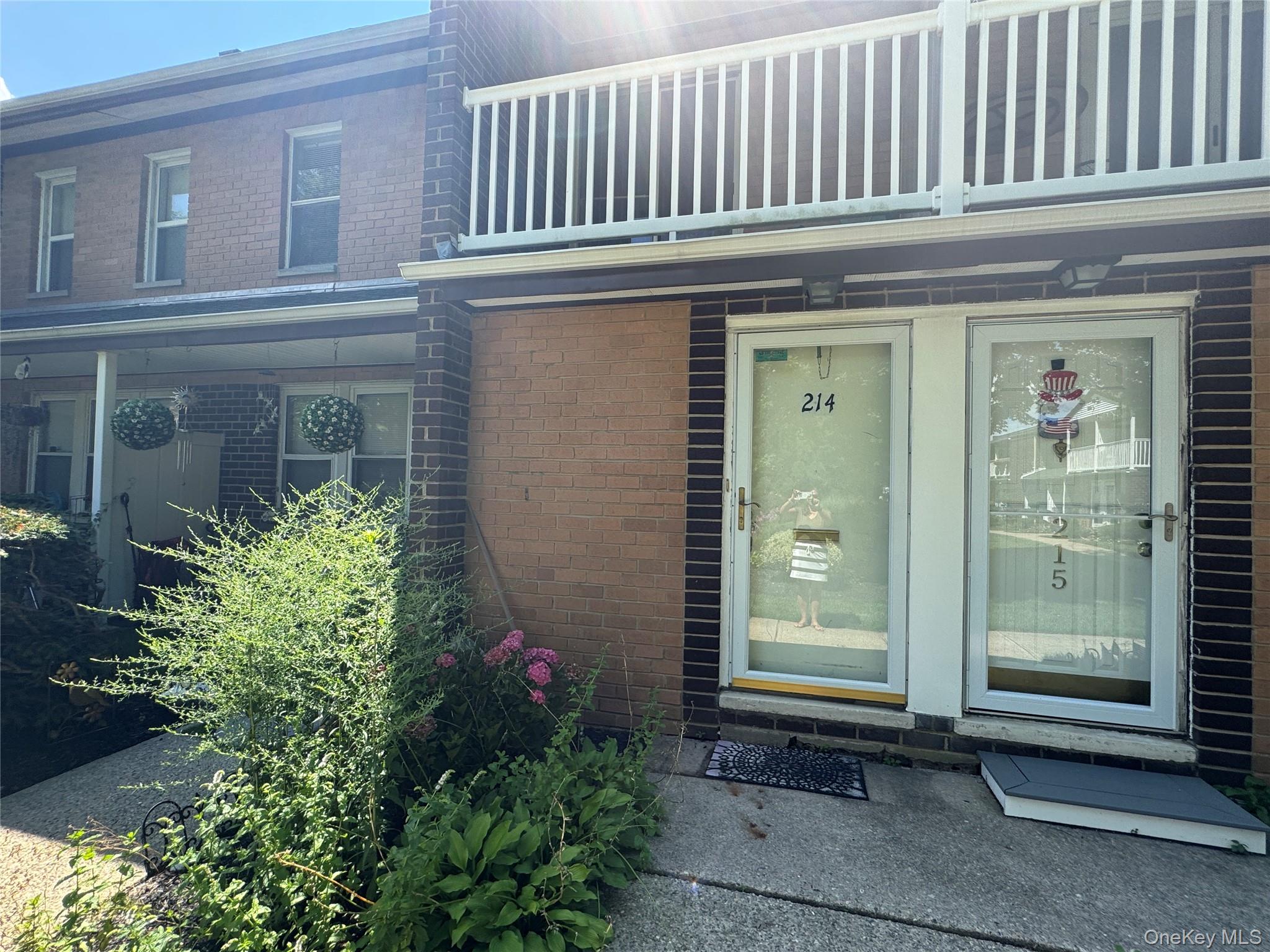 214 Artist Lake Drive – For Rent photo 2