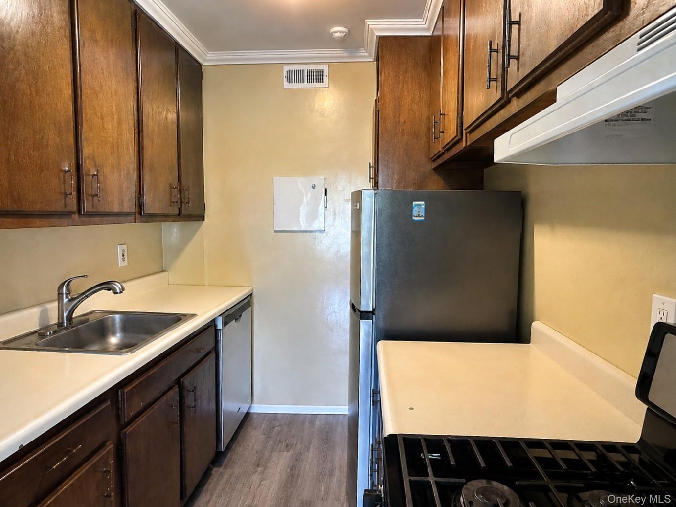 214 Artist Lake Drive – For Rent photo 6