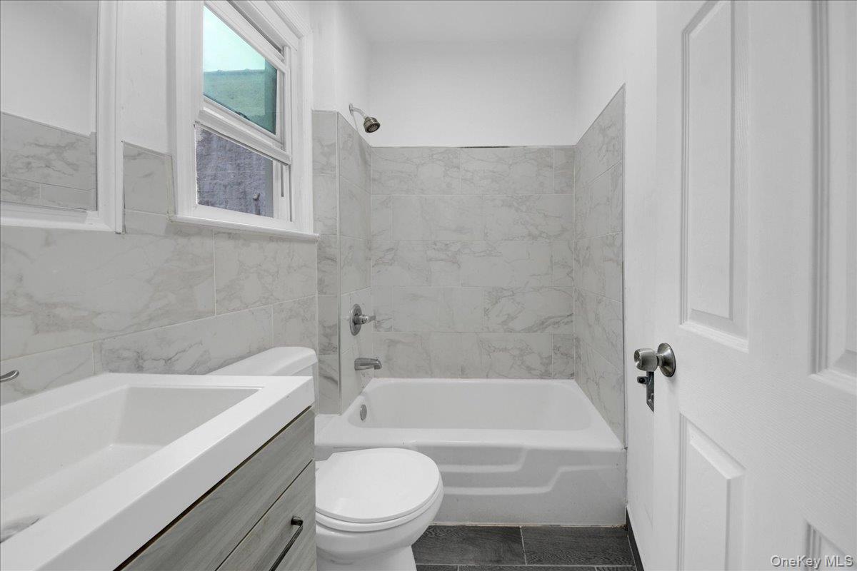 2639 Decatur Avenue – For Sale photo 5