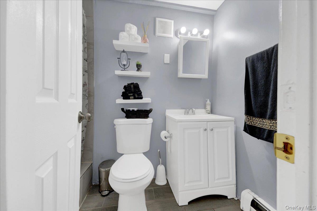 2639 Decatur Avenue – For Sale photo 9