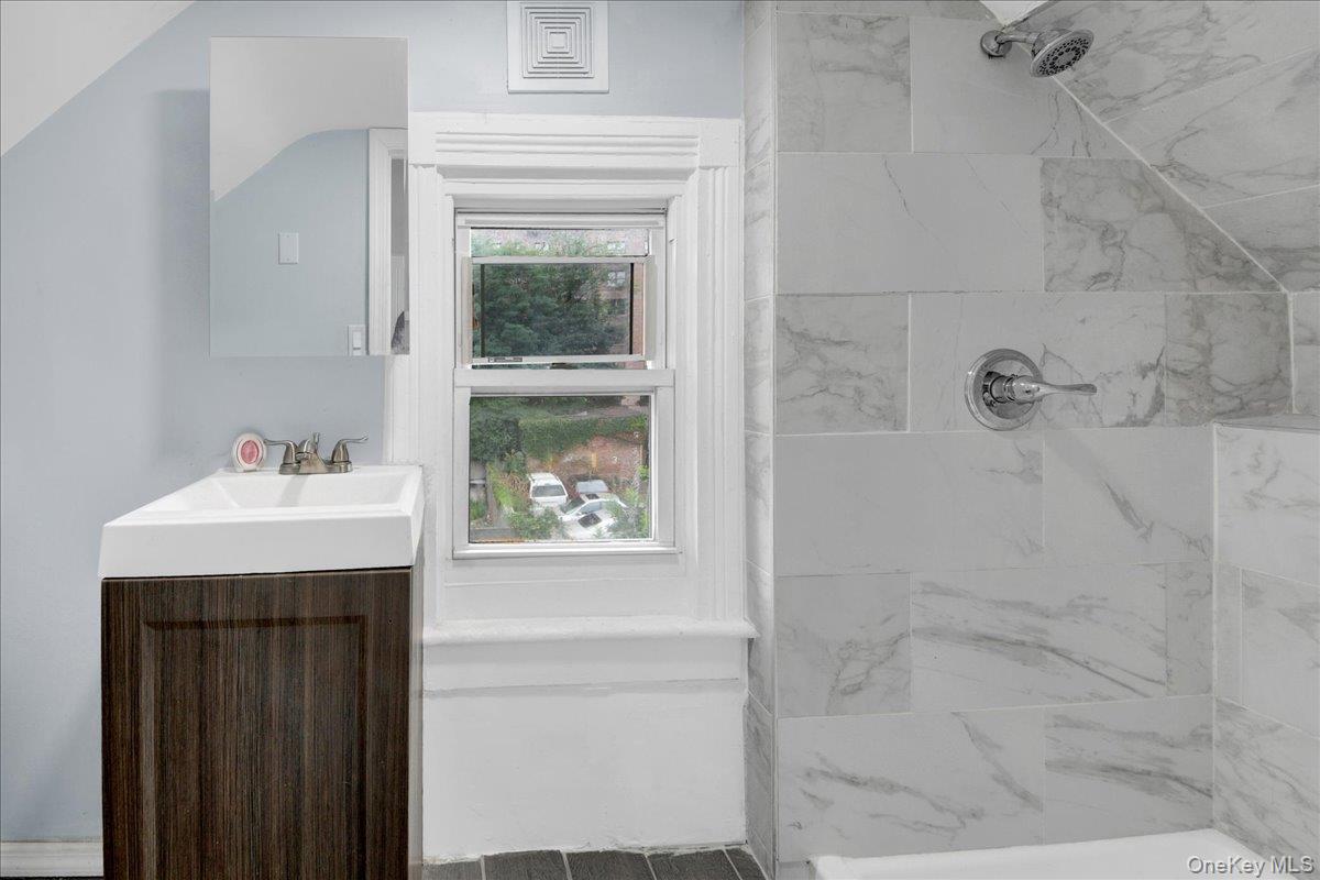 2639 Decatur Avenue – For Sale photo 17