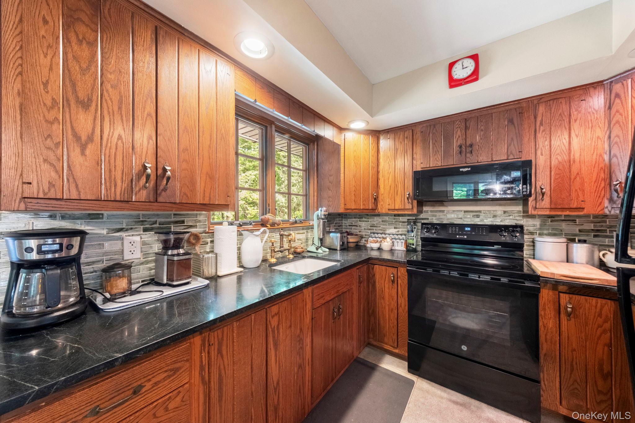 159 S Shore Drive – For Sale photo 5