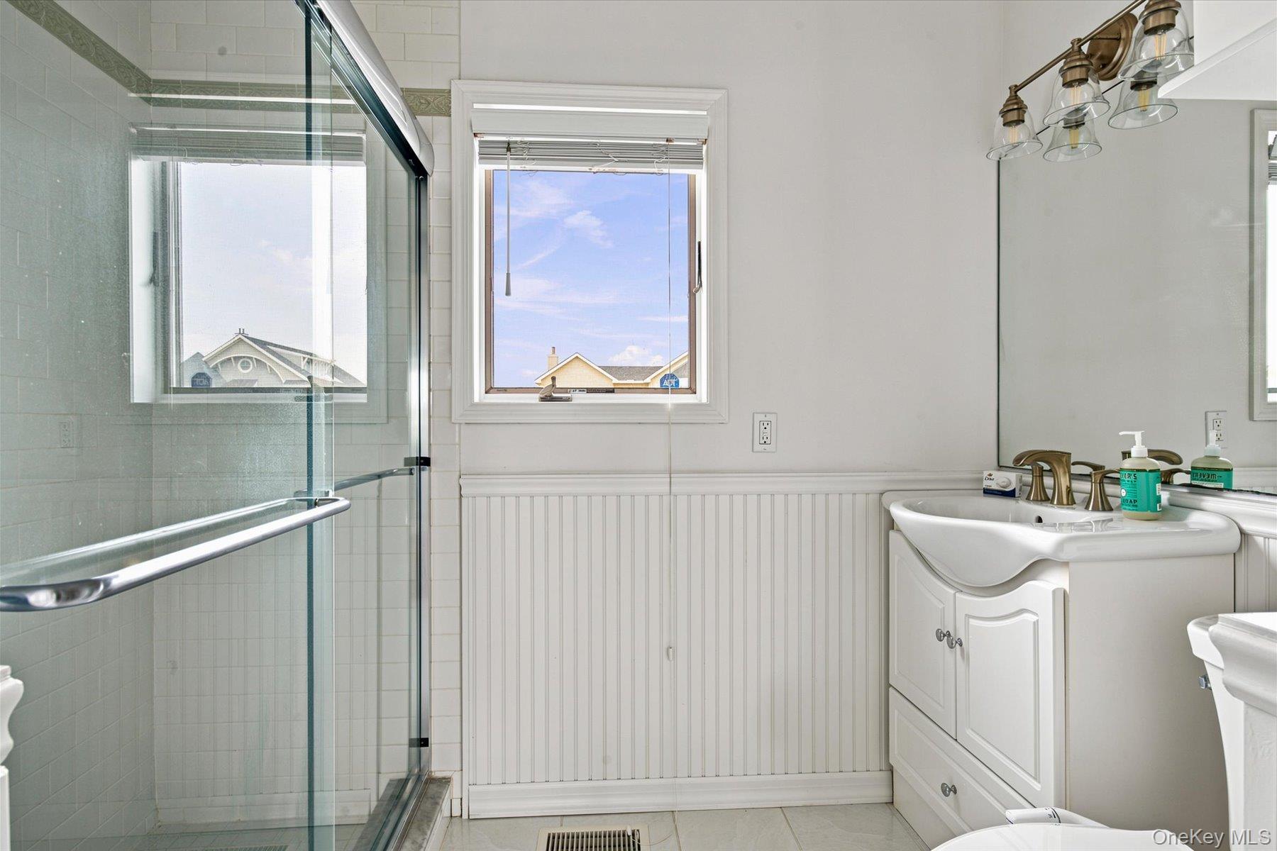 717 Dune Road – For Rent photo 18