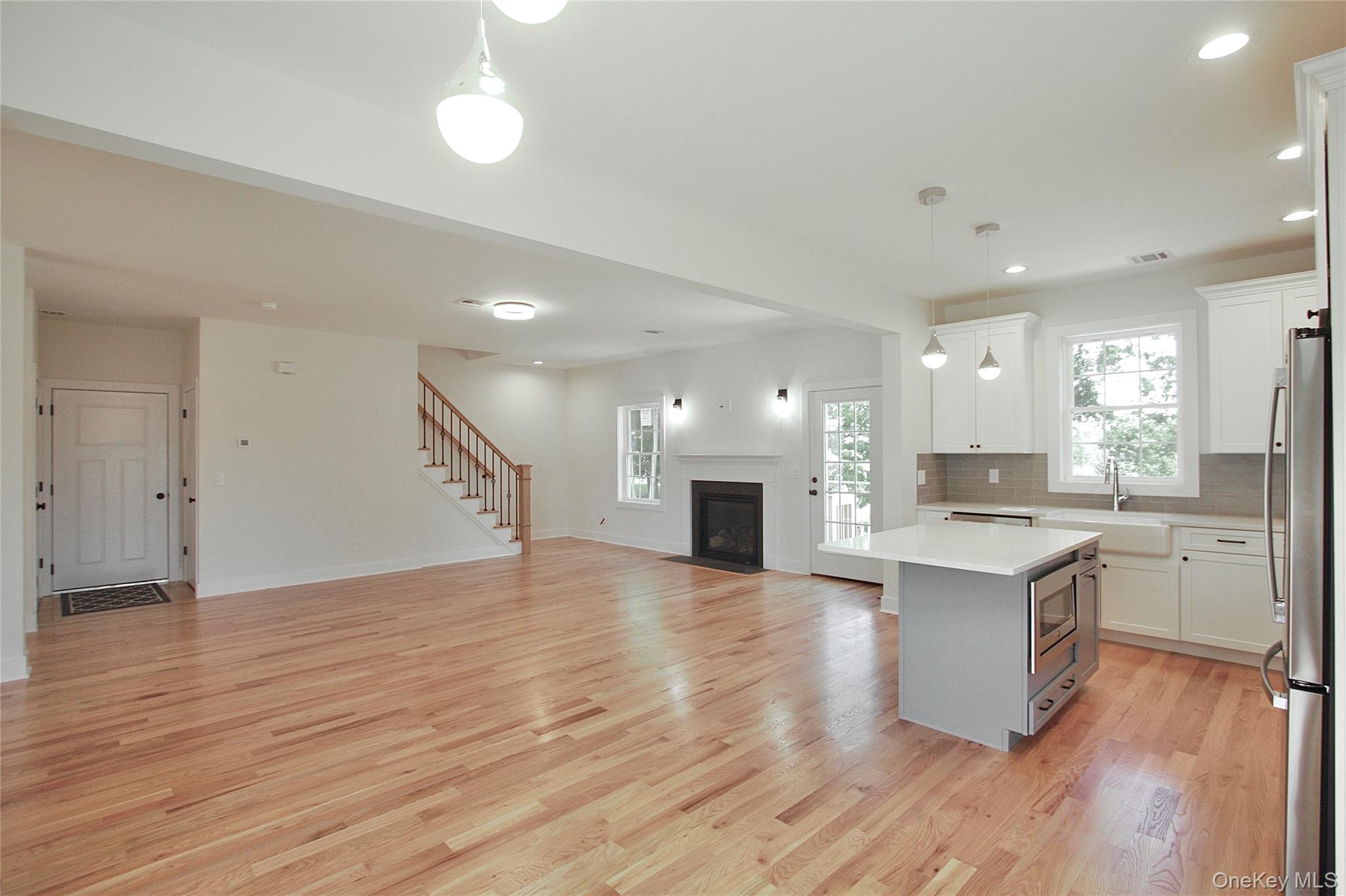 84 Frank Street – For Sale photo 3