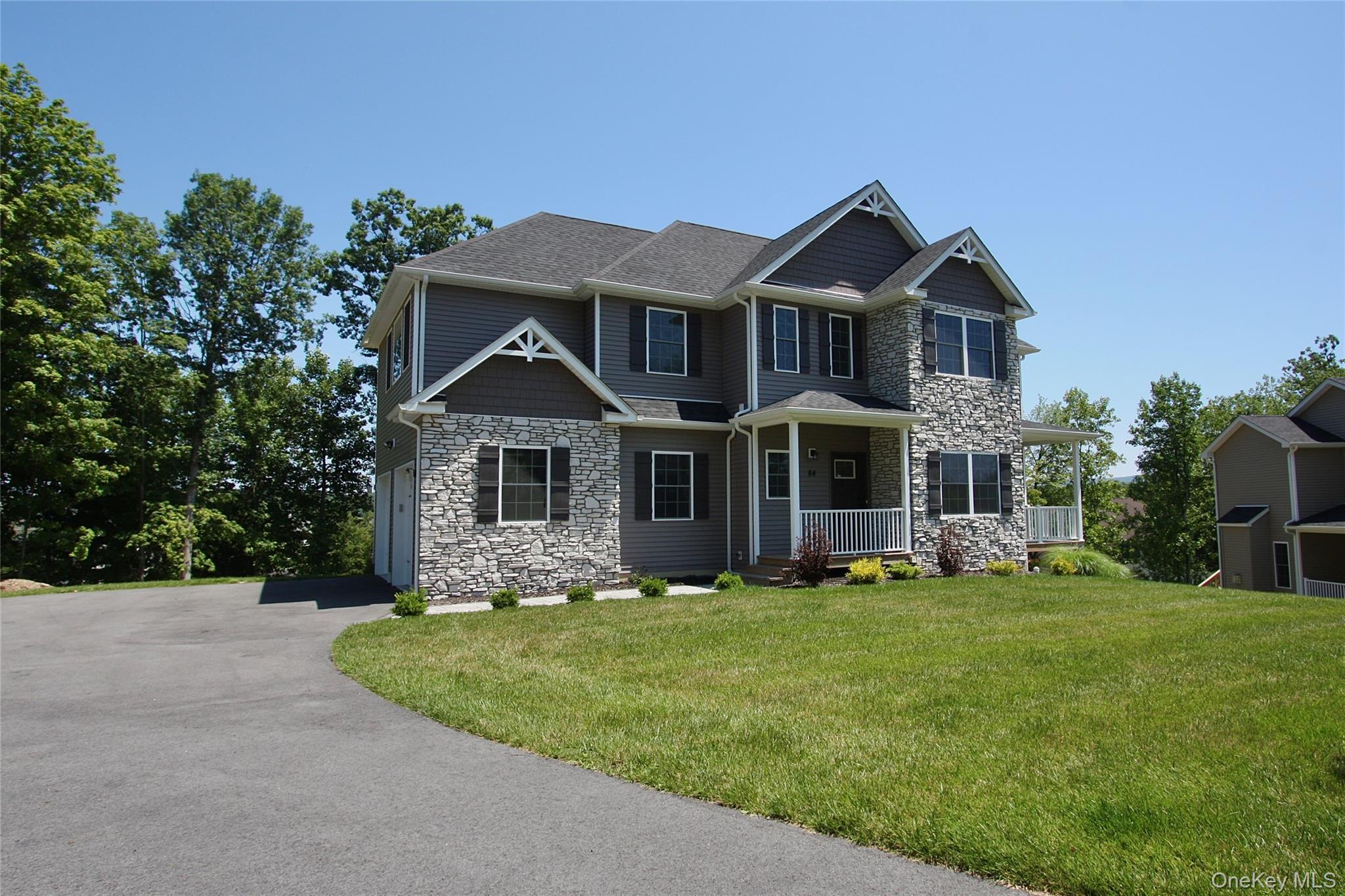 84 Frank Street – For Sale photo 2