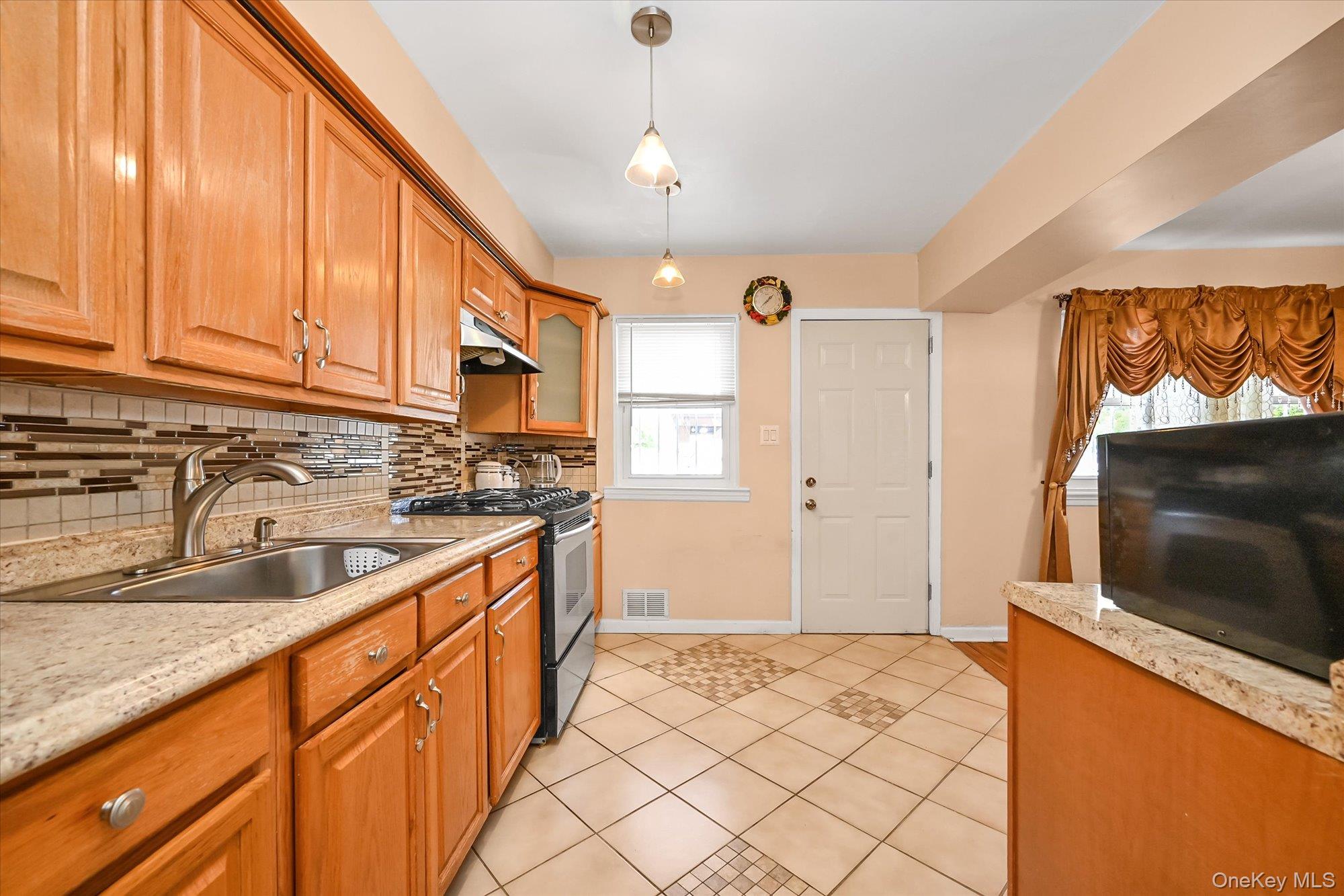 253-27 147th Avenue – For Sale photo 8