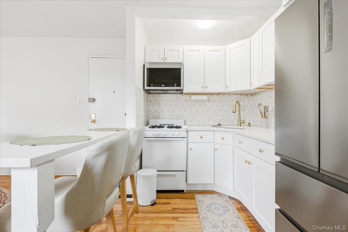 84-50 169th Street, Unit 315 photo 16
