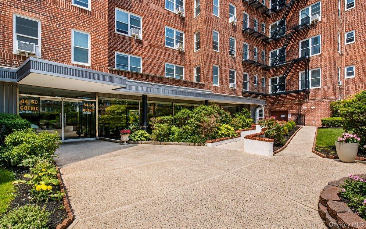 84-50 169th Street, Unit 315 photo 3