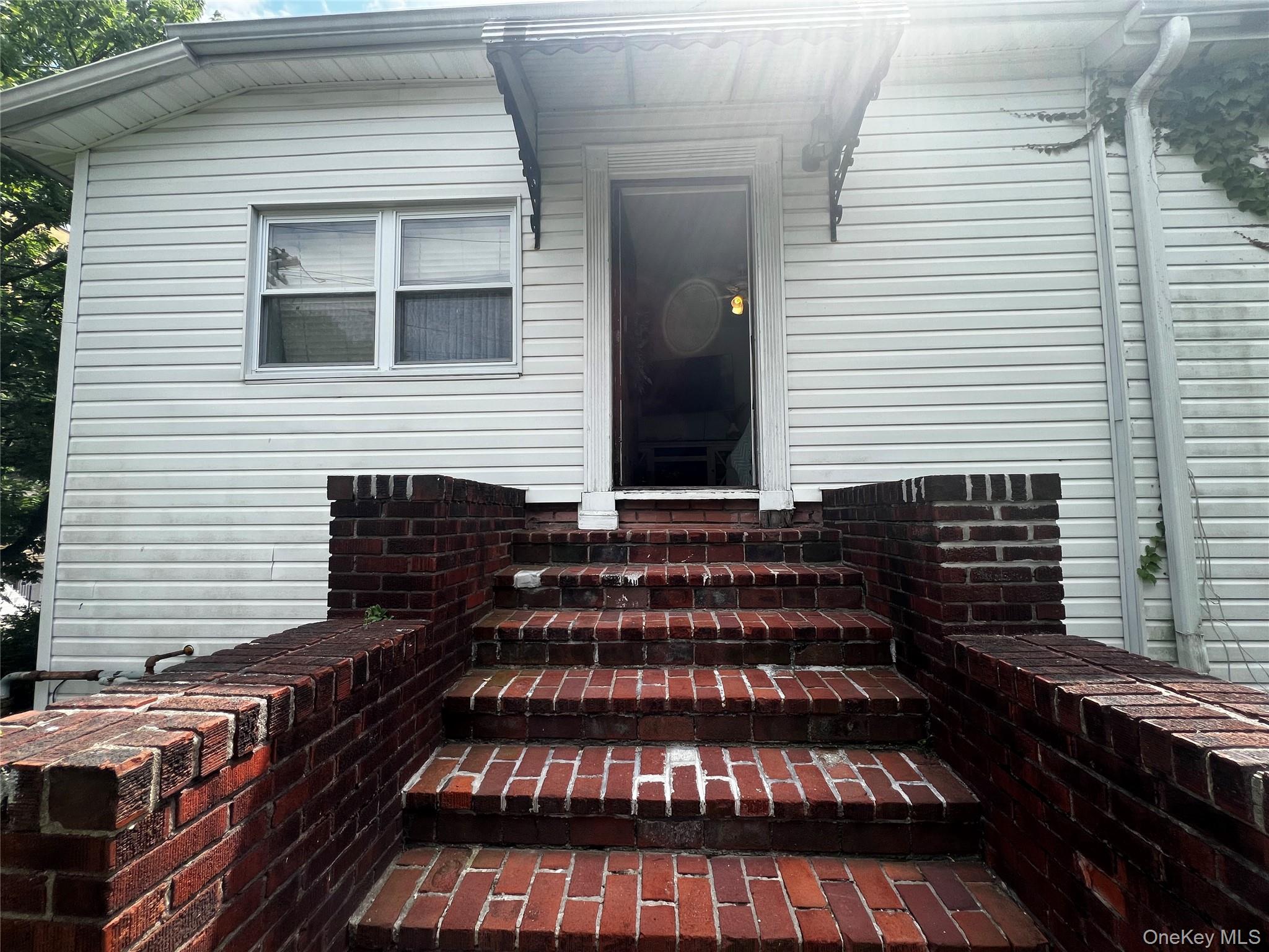 101 Sterling Avenue, Unit 2 photo 4