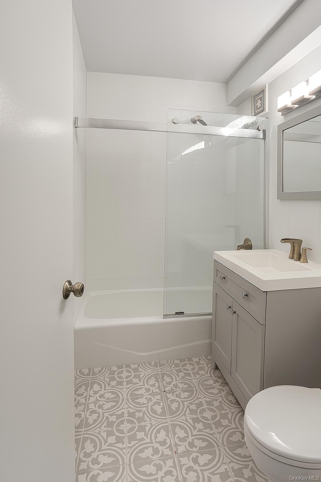 2835 Webb Avenue, Unit 7C photo 13