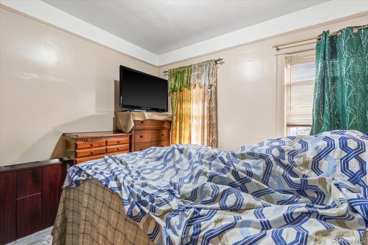 849 E 219th Street – For Sale photo 7