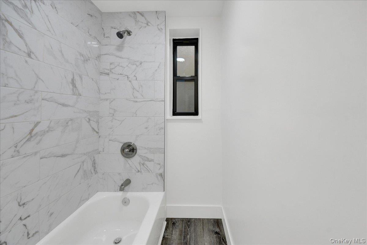 3840 Greystone Avenue, Unit 3I photo 12