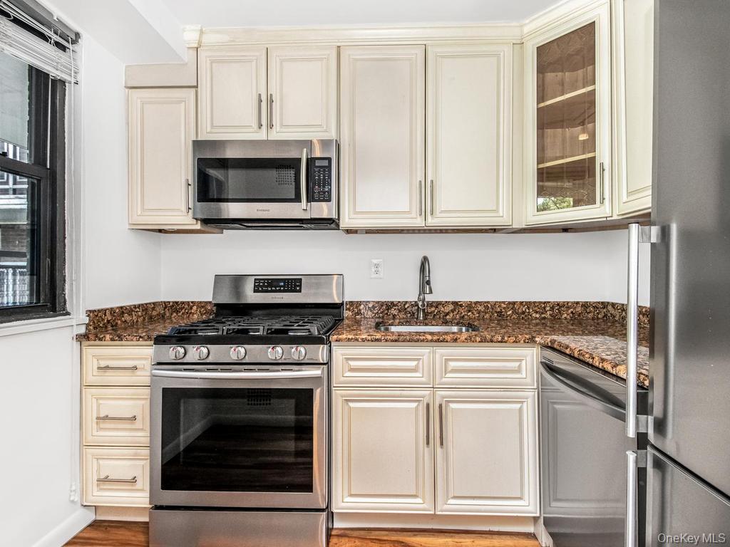 4705 Henry Hudson Parkway W, Unit 3C photo 8