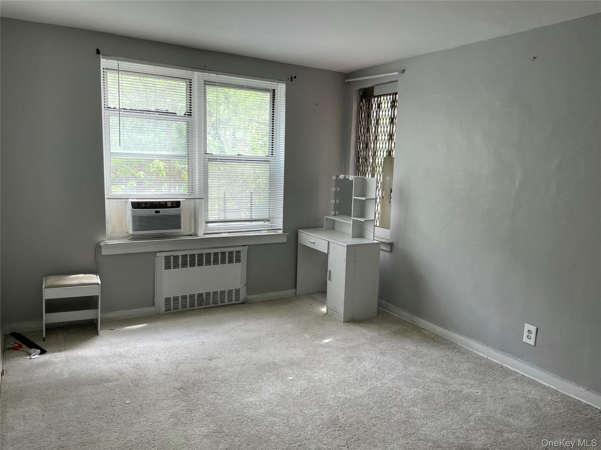 65-15 Yellowstone Boulevard, Unit 2C photo 4