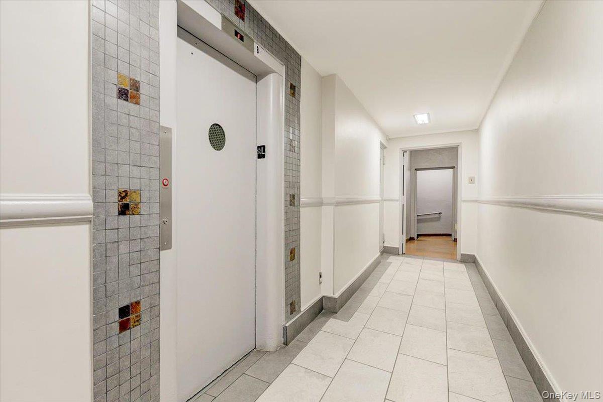 67-50 Thornton Place, Unit 4S photo 5