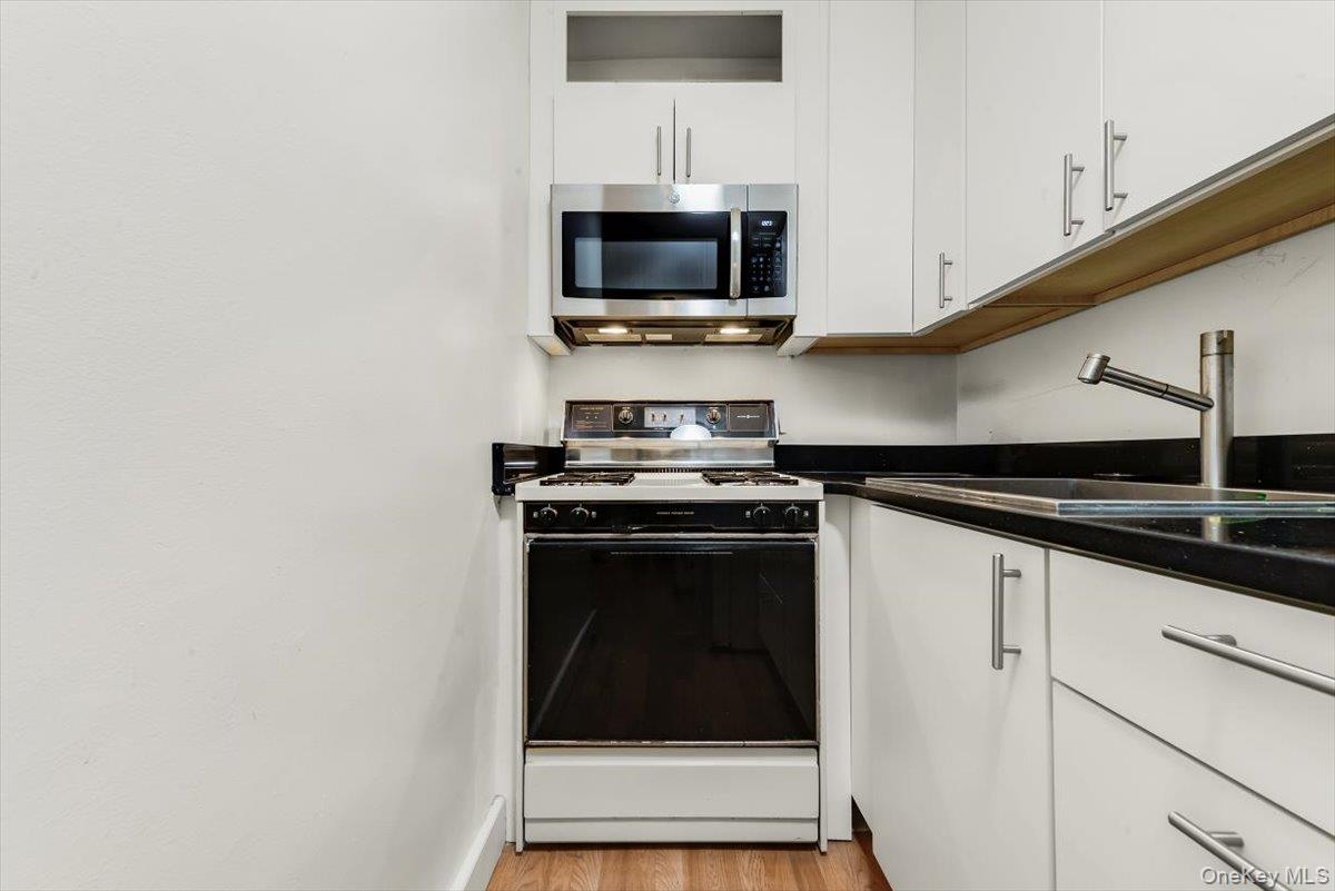 67-50 Thornton Place, Unit 4S photo 12