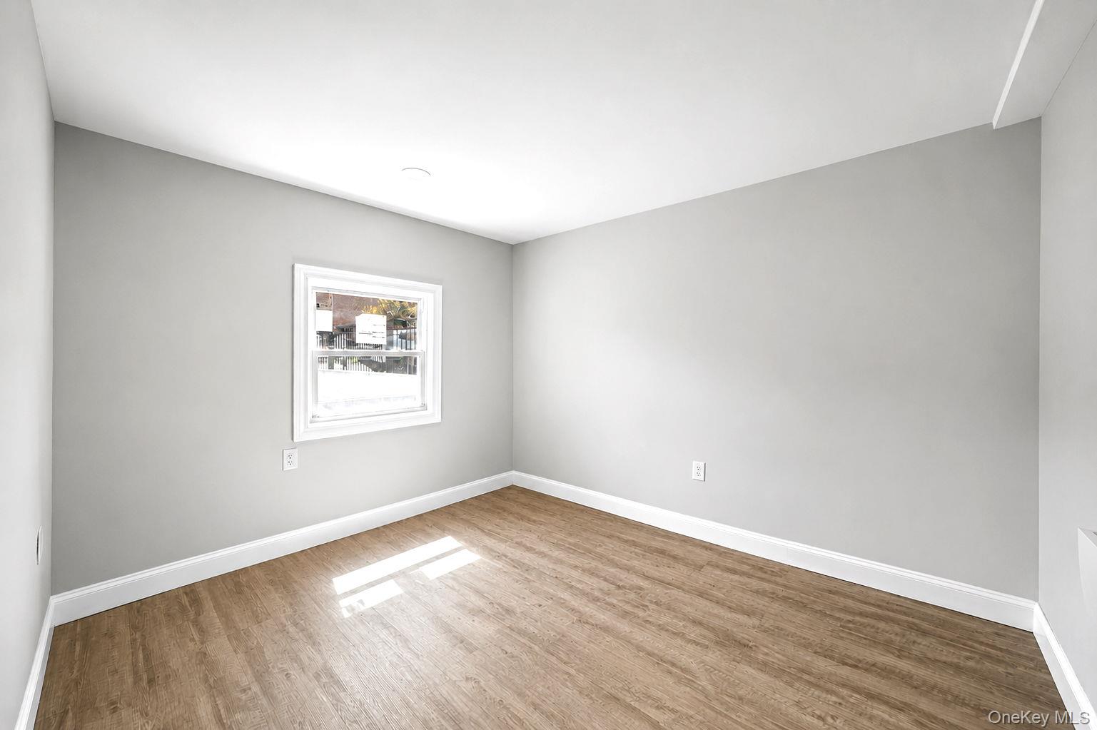 4059 Paulding Avenue – For Sale photo 33