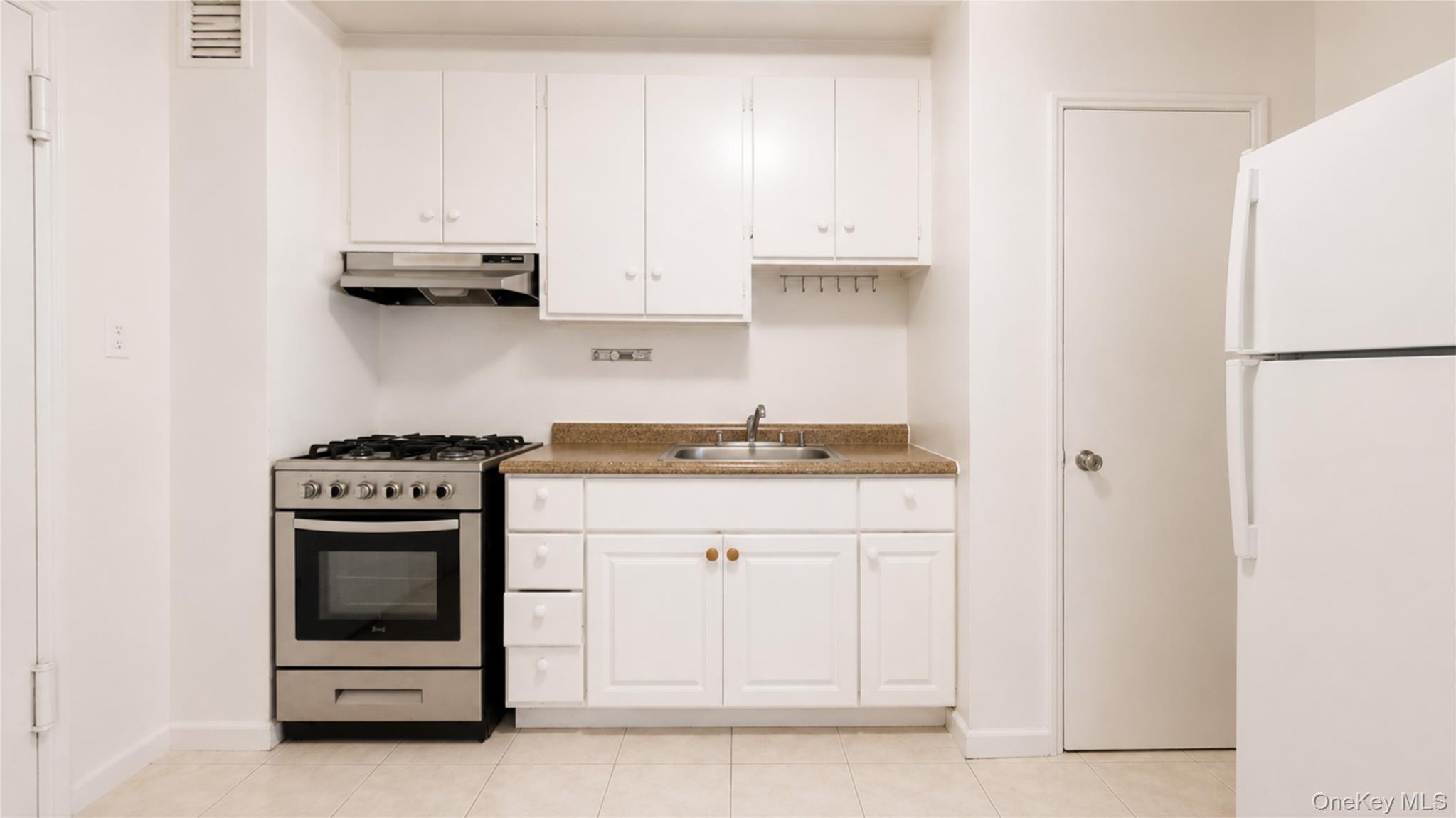 41-50 78th Street, Unit 319 photo 4