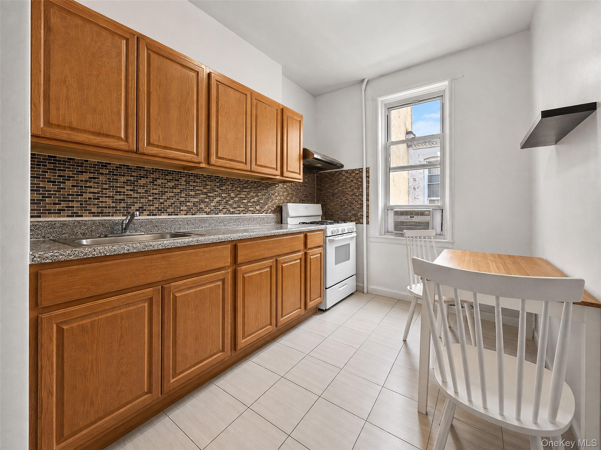 60-11 Myrtle Avenue – For Sale photo 4