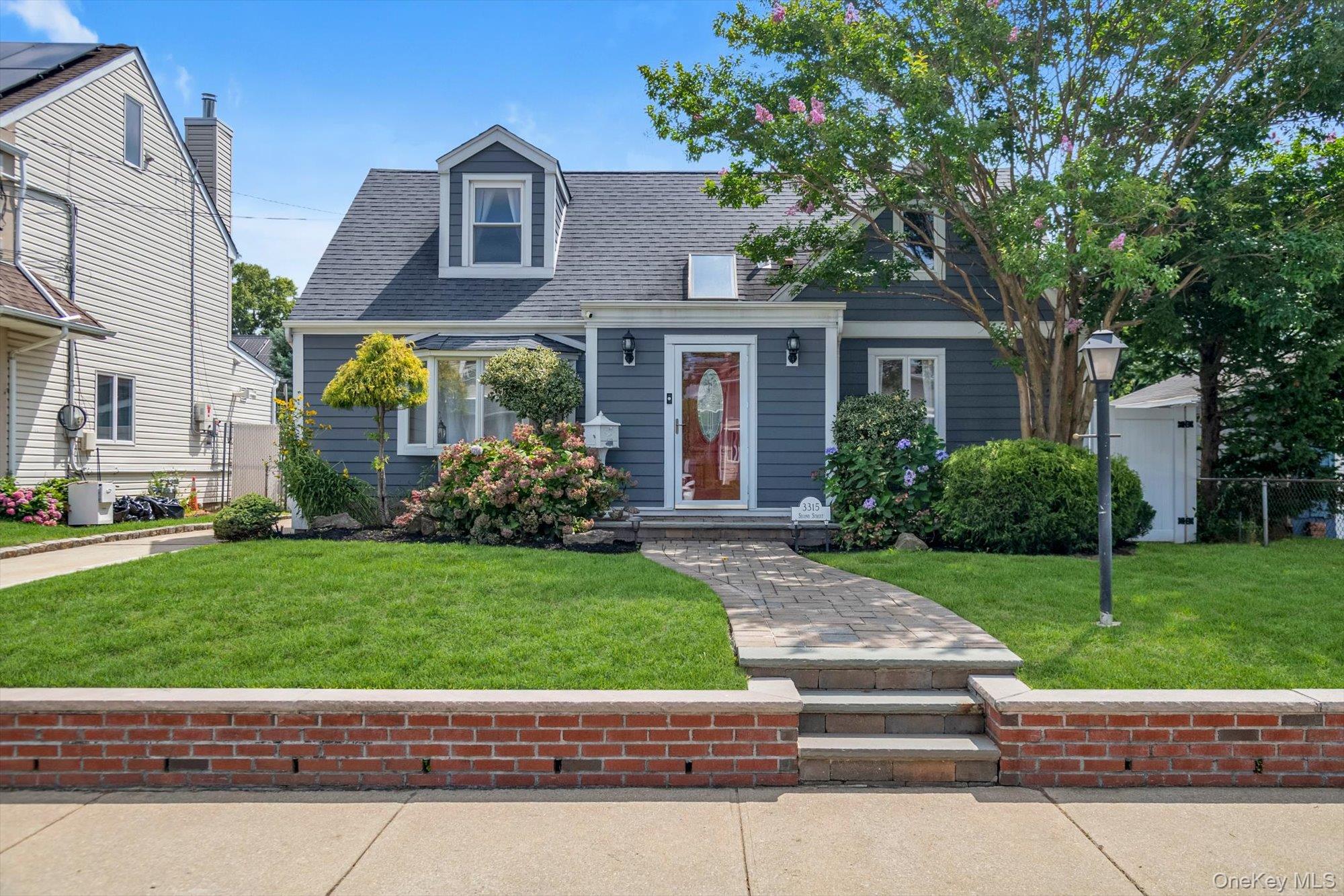 3315 2nd Street – For Sale