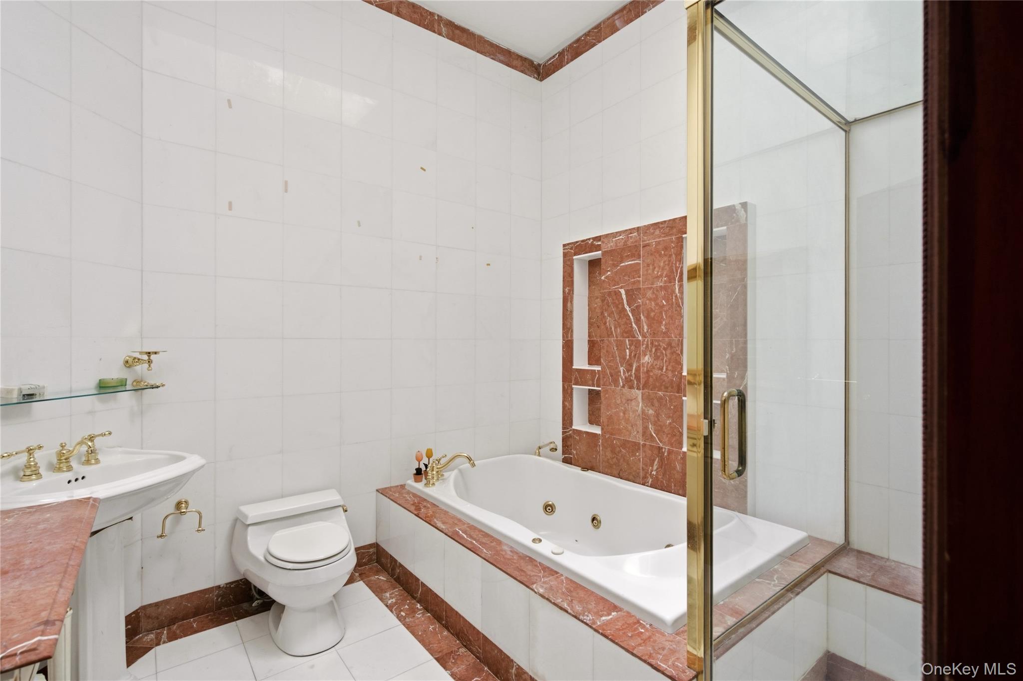 1007 W Shore Road – For Sale photo 34