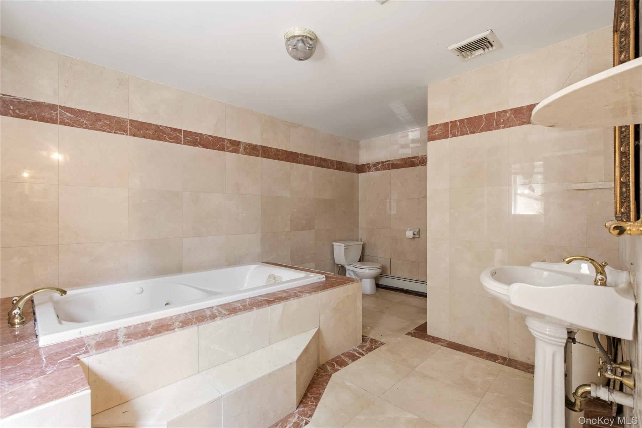 1007 W Shore Road – For Sale photo 38