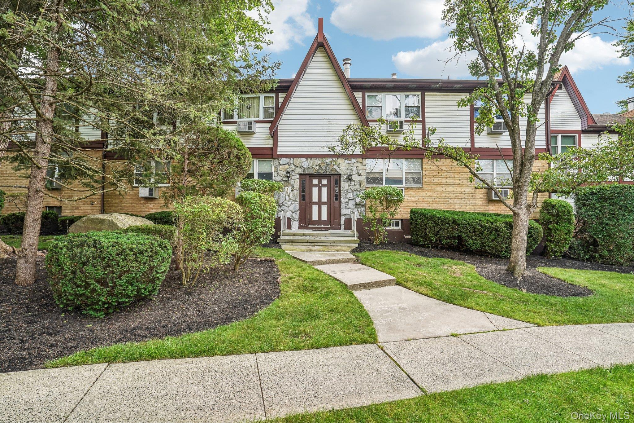 19 Somerset Drive – For Sale photo 2