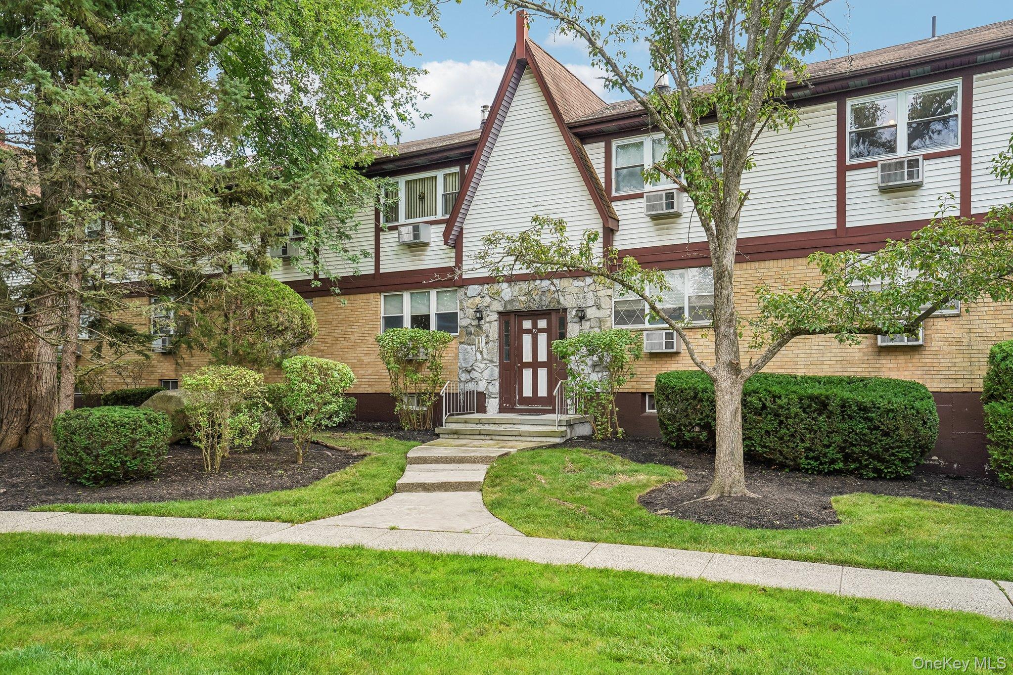 19 Somerset Drive – For Sale photo 3