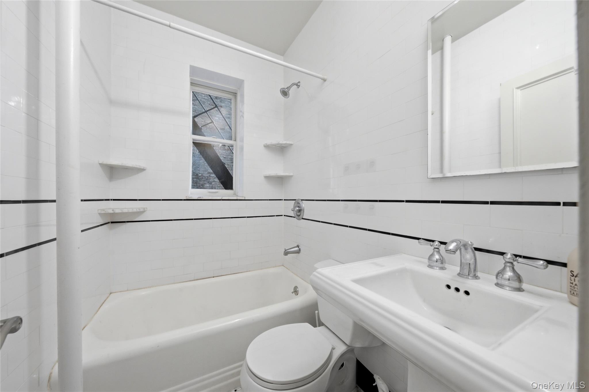 96 Perry Street, Unit B5C photo 8