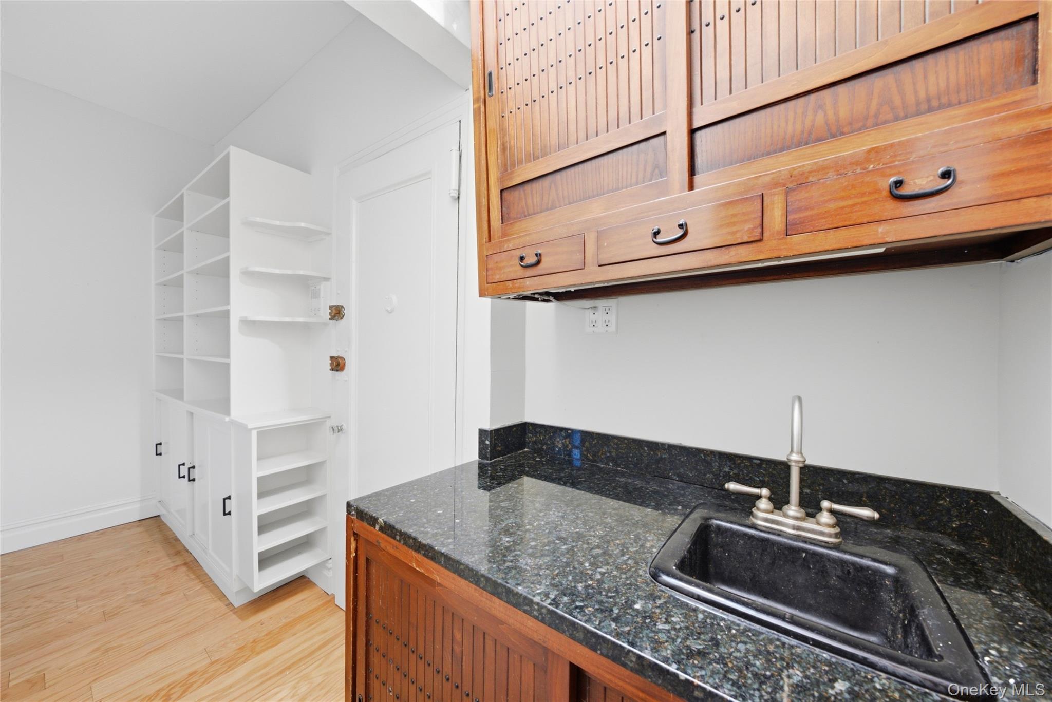 96 Perry Street, Unit B5C photo 6