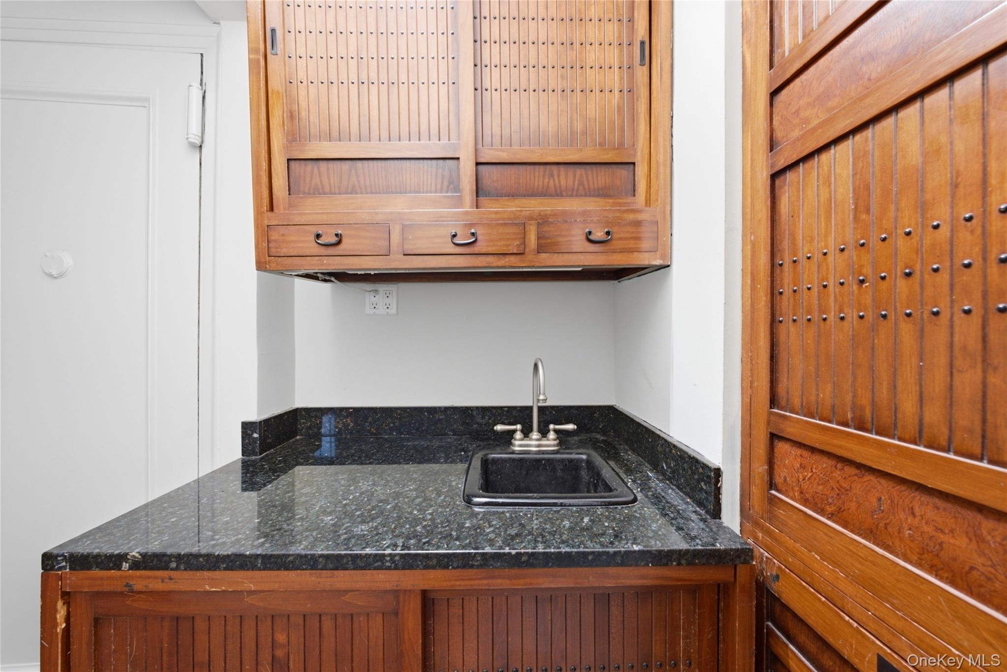 96 Perry Street, Unit B5C photo 7