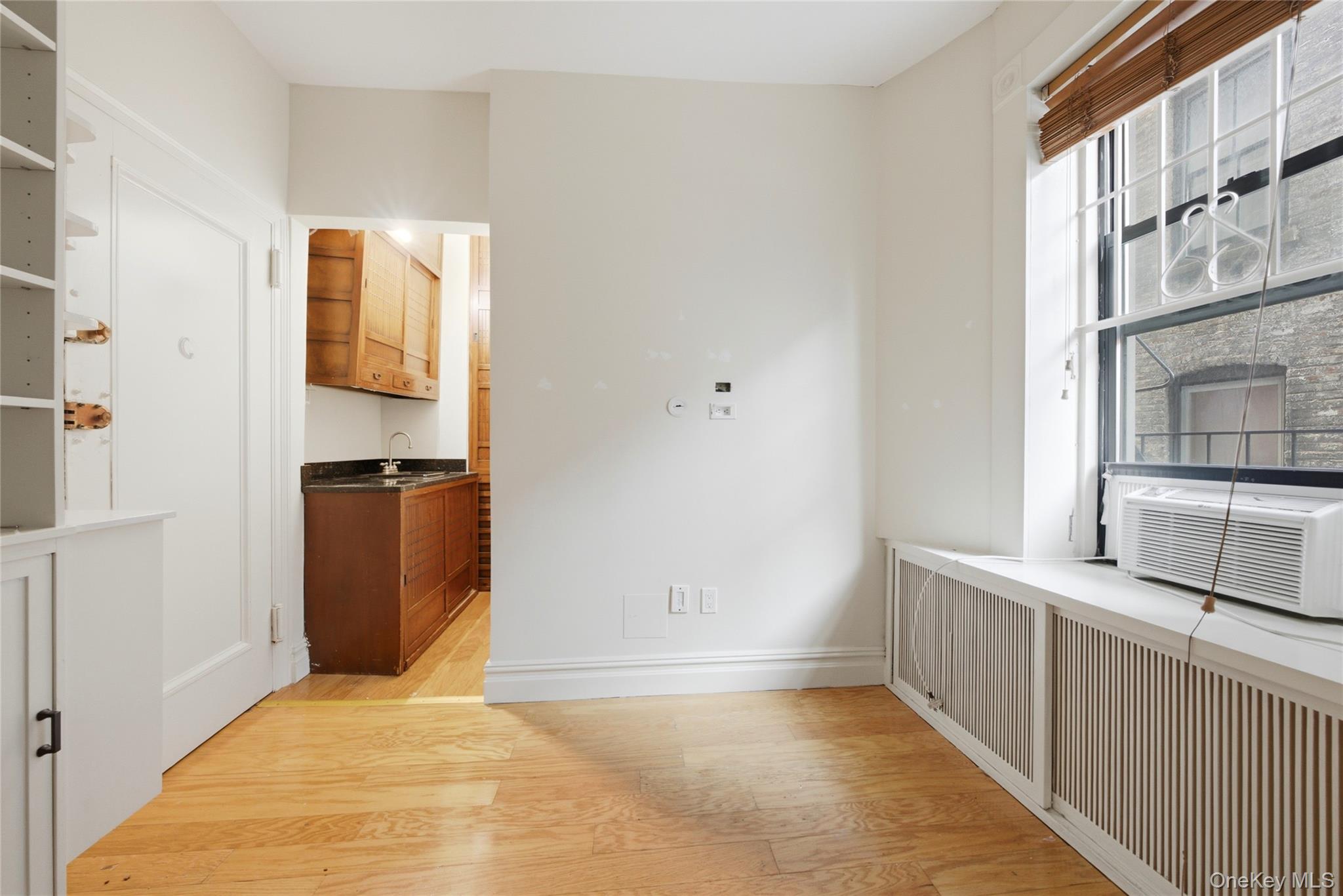 96 Perry Street, Unit B5C photo 5